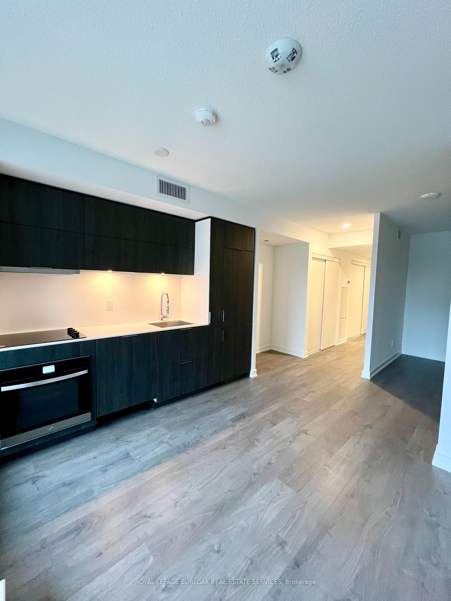 370 Martha Street Unit 211 photo 9