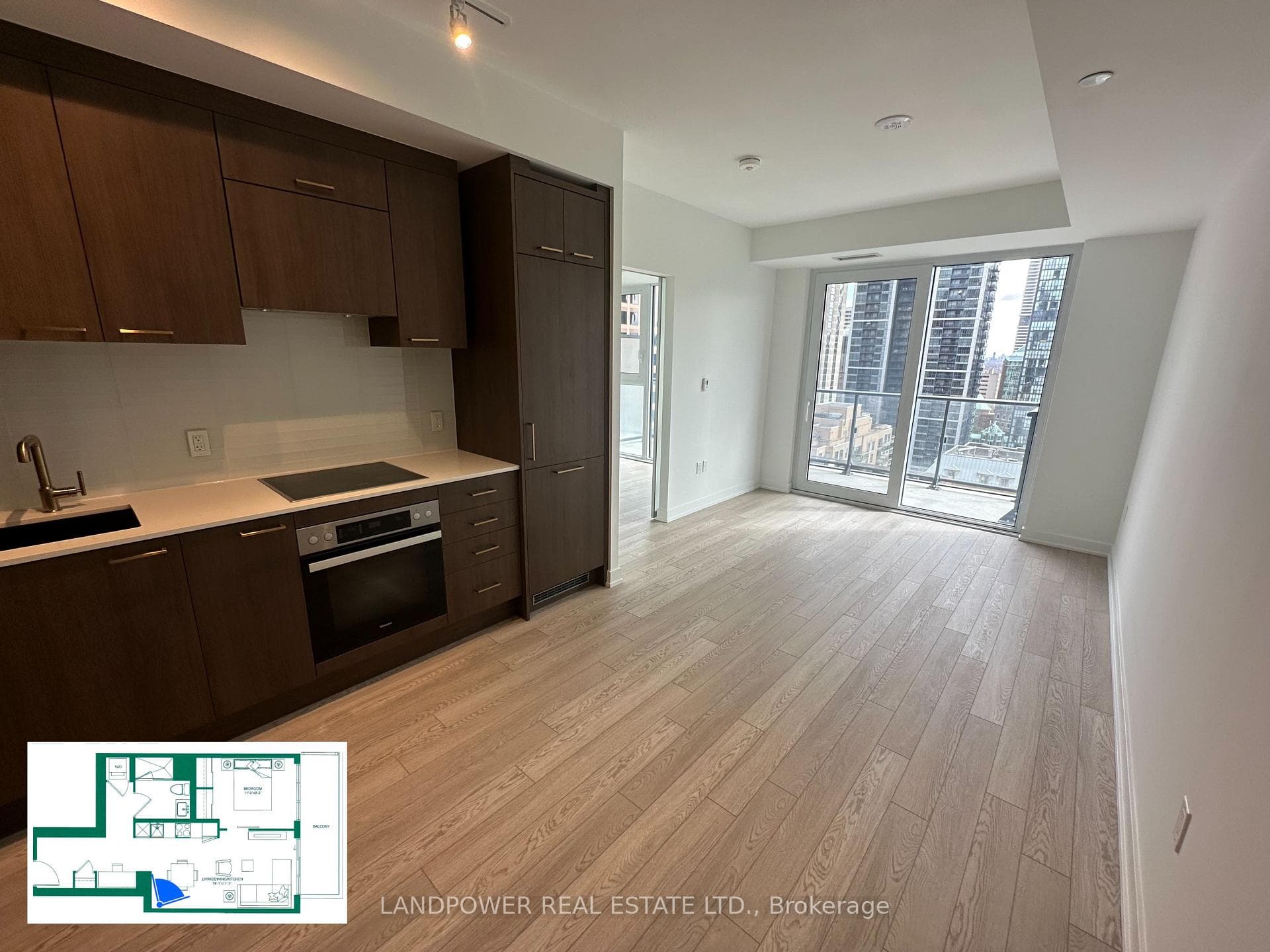Kitchen / Living Room