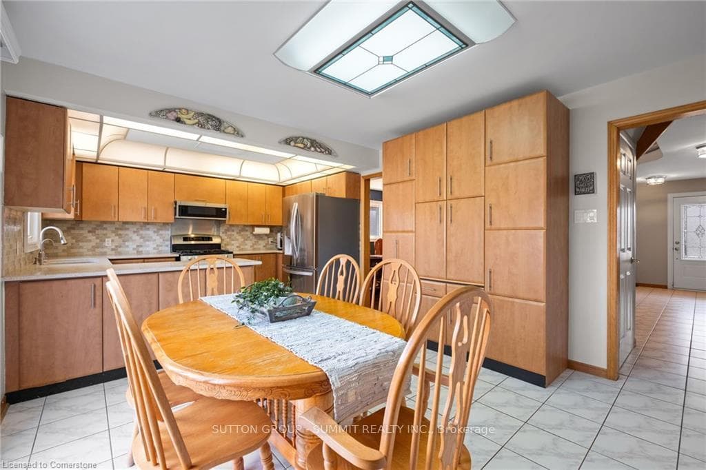 19 BERWICK Avenue photo 10