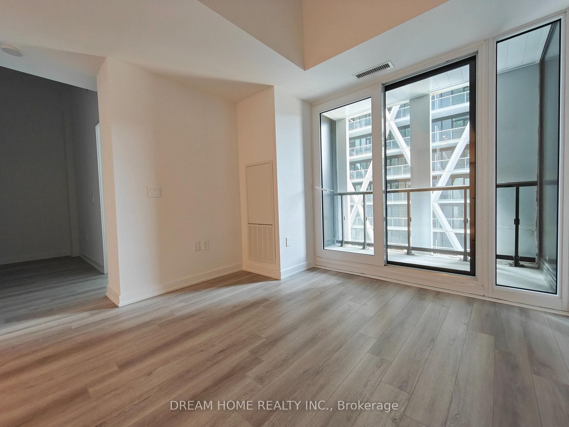 238 Simcoe Street Unit 1107 photo 6