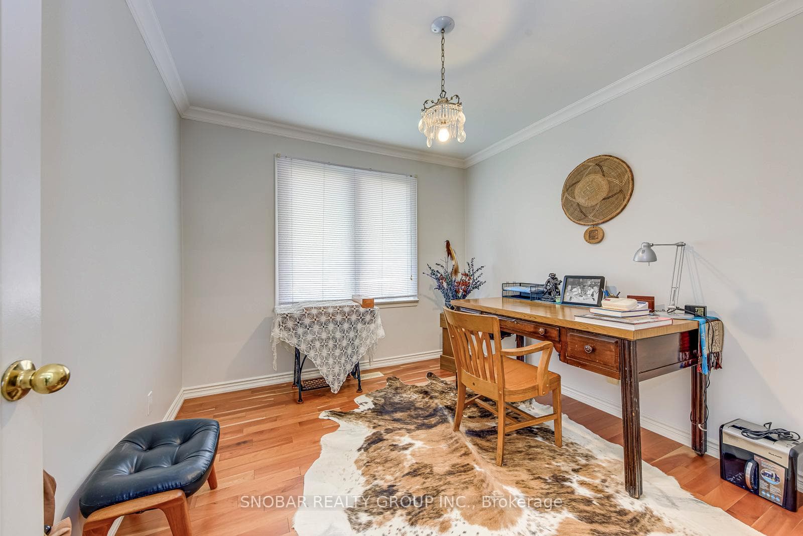 232 La Rose Avenue photo 14