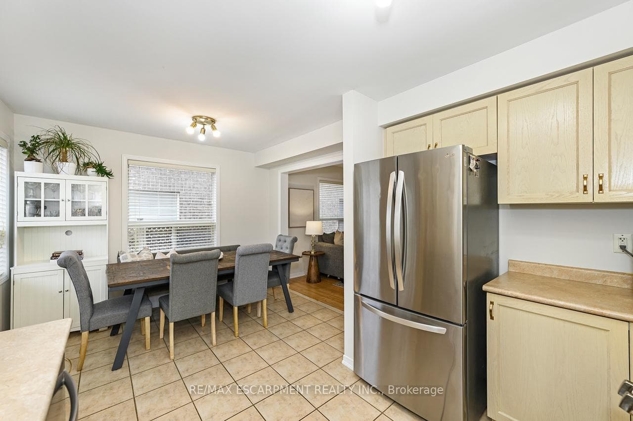 1815 Cobra Crescent photo 17