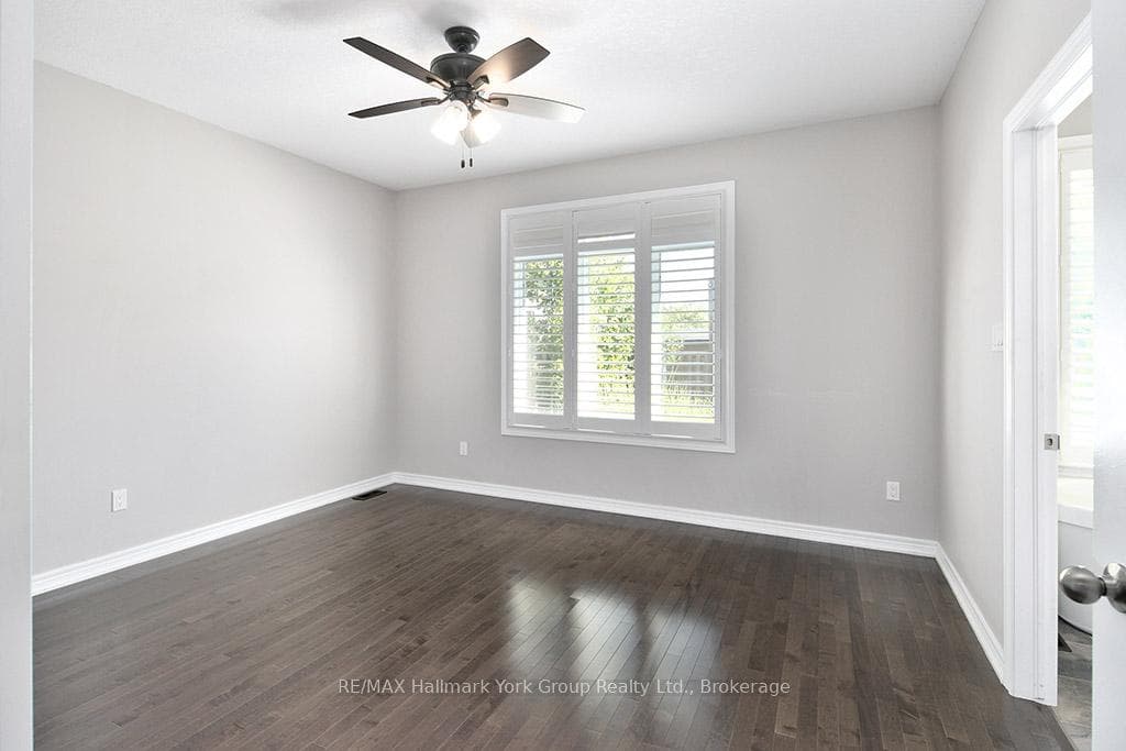 82 Hughes Street photo 23