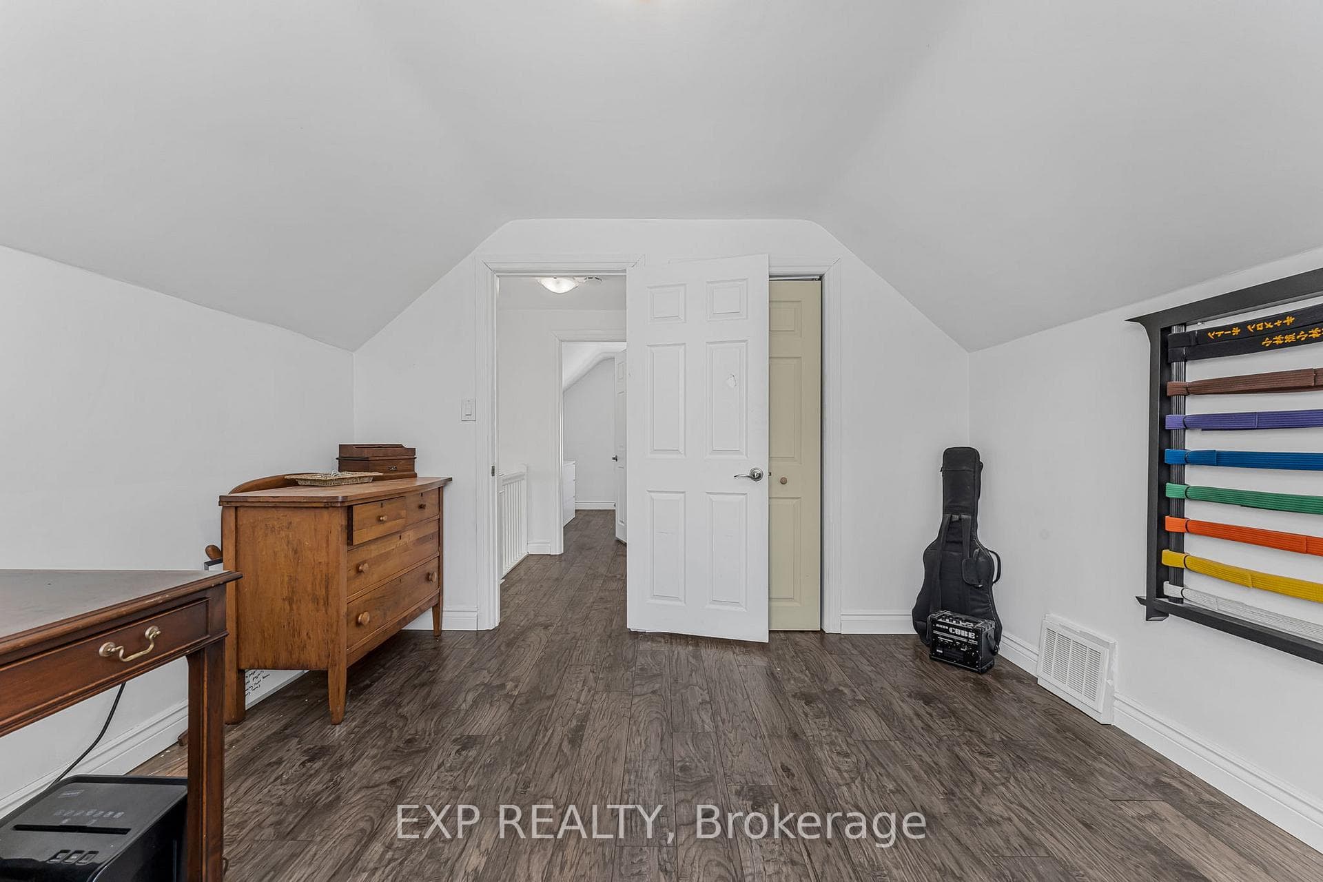 213 East 19th Street photo 24
