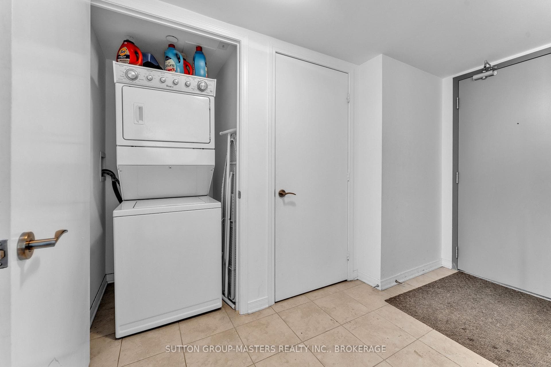 121 Queen Street Unit 506 photo 20