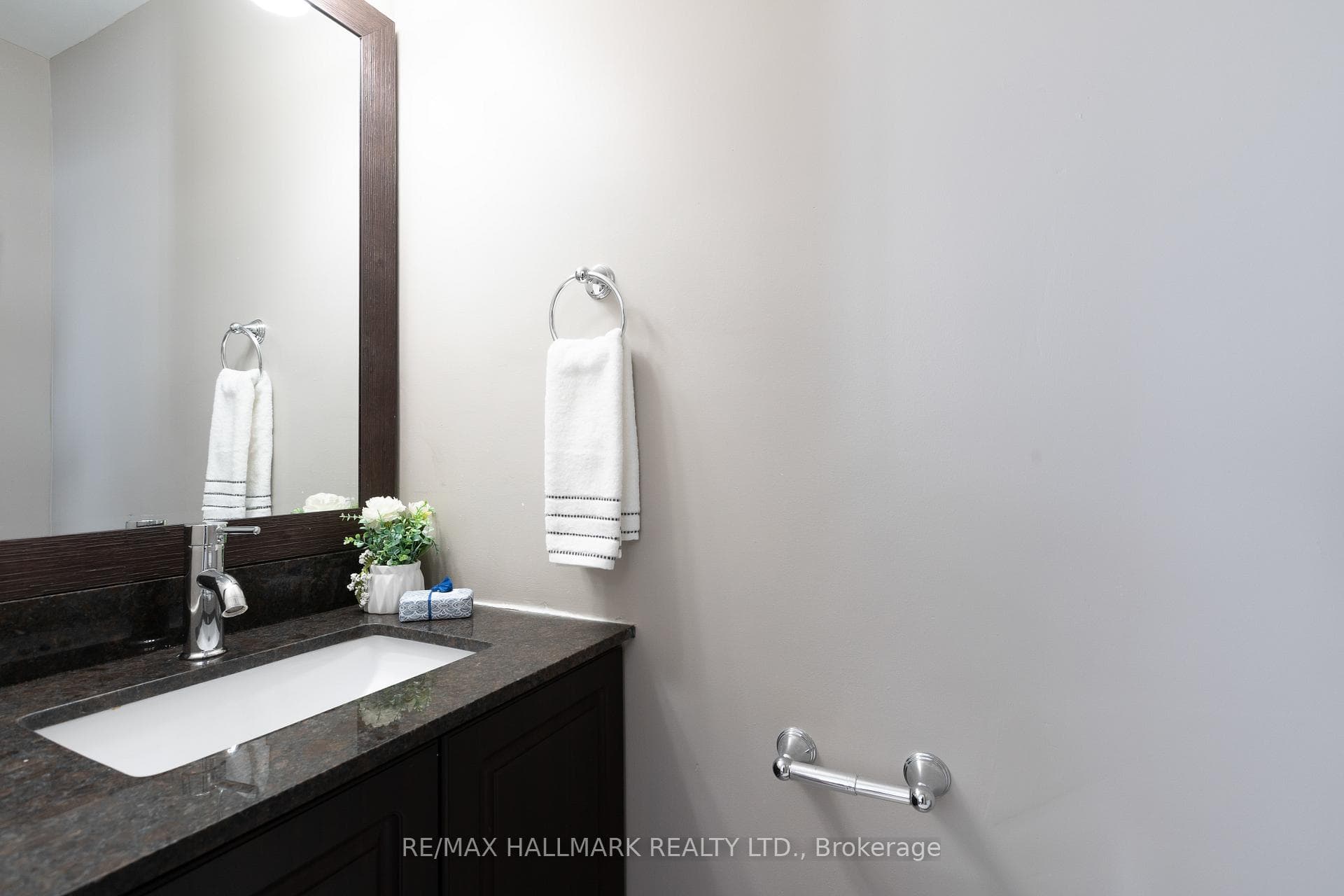 Bedroom 2 ensuite WC
