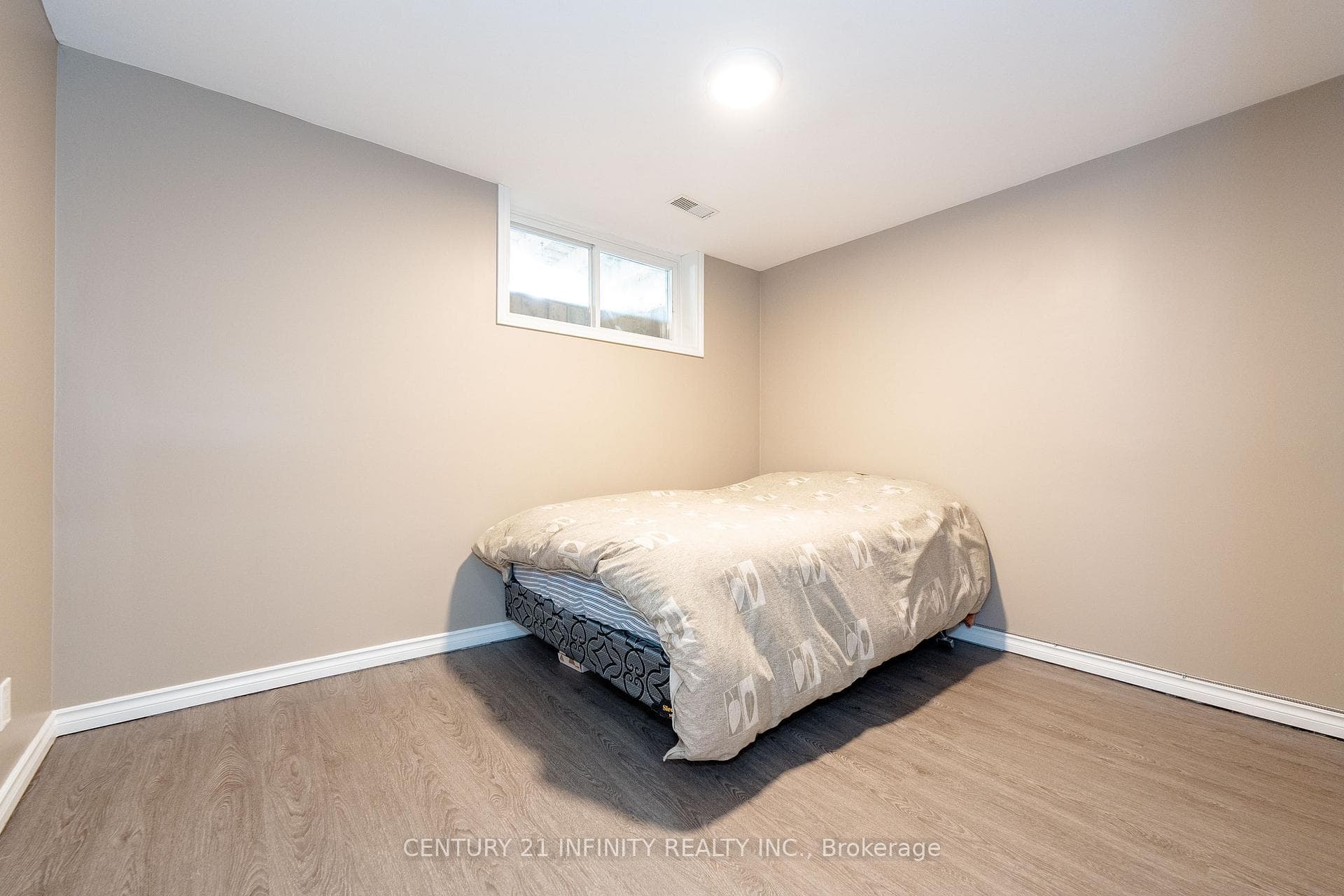680 Marksbury Road photo 29