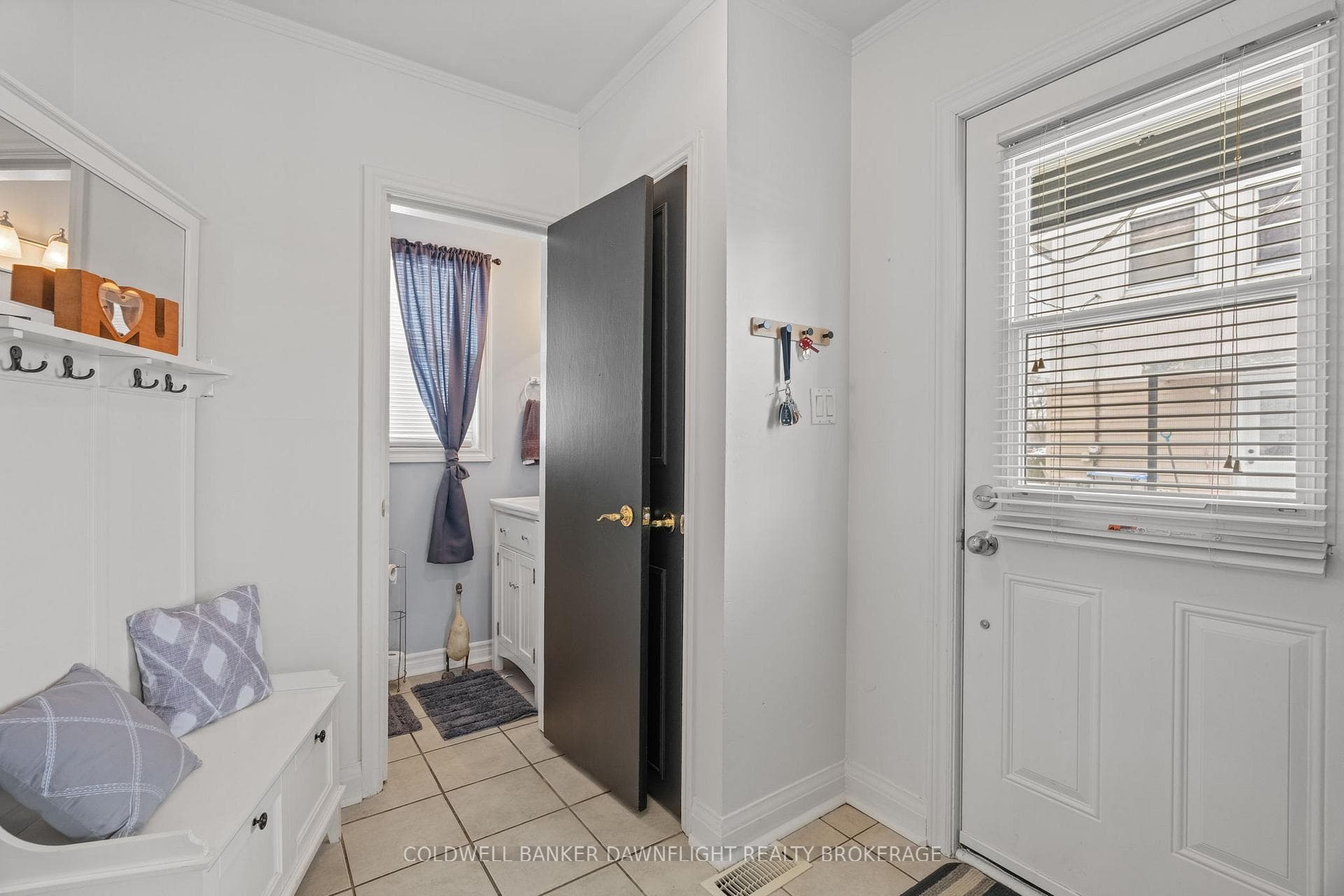 115 Columbia Drive photo 3