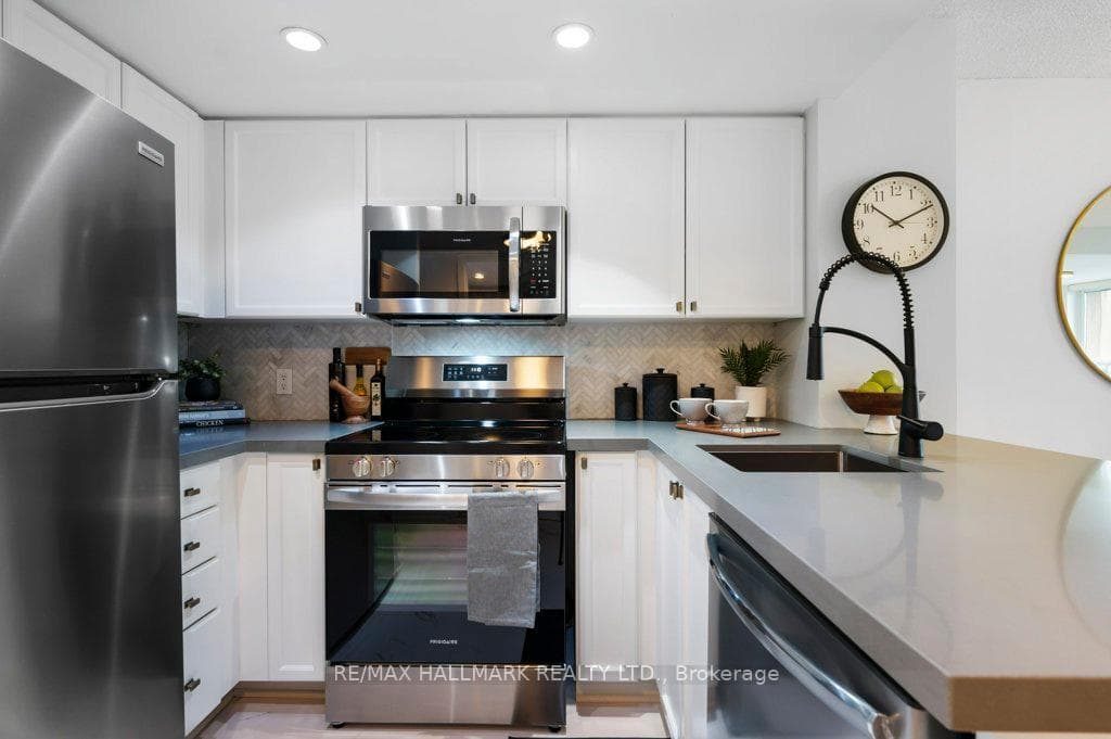 8 Park Road Unit 2608 photo 6