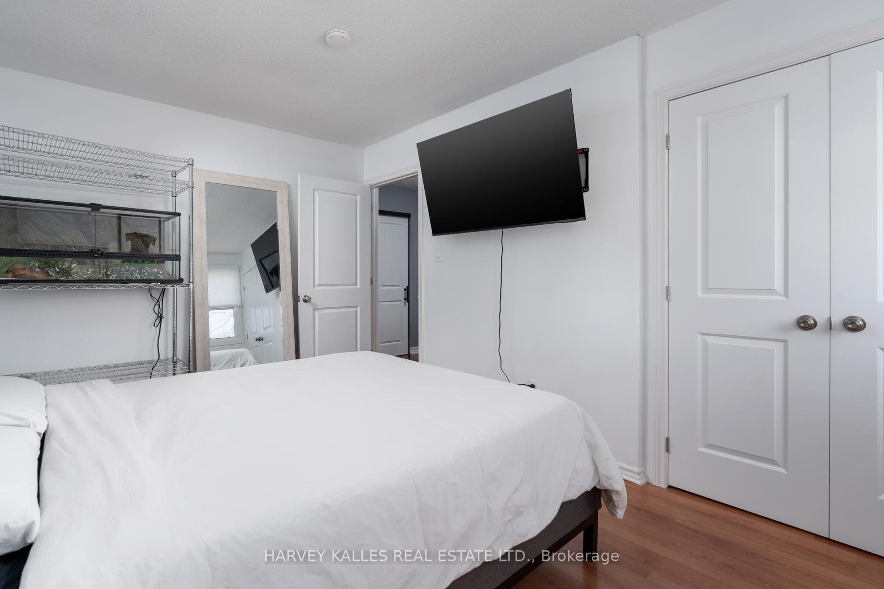 9 Manning Crescent photo 24