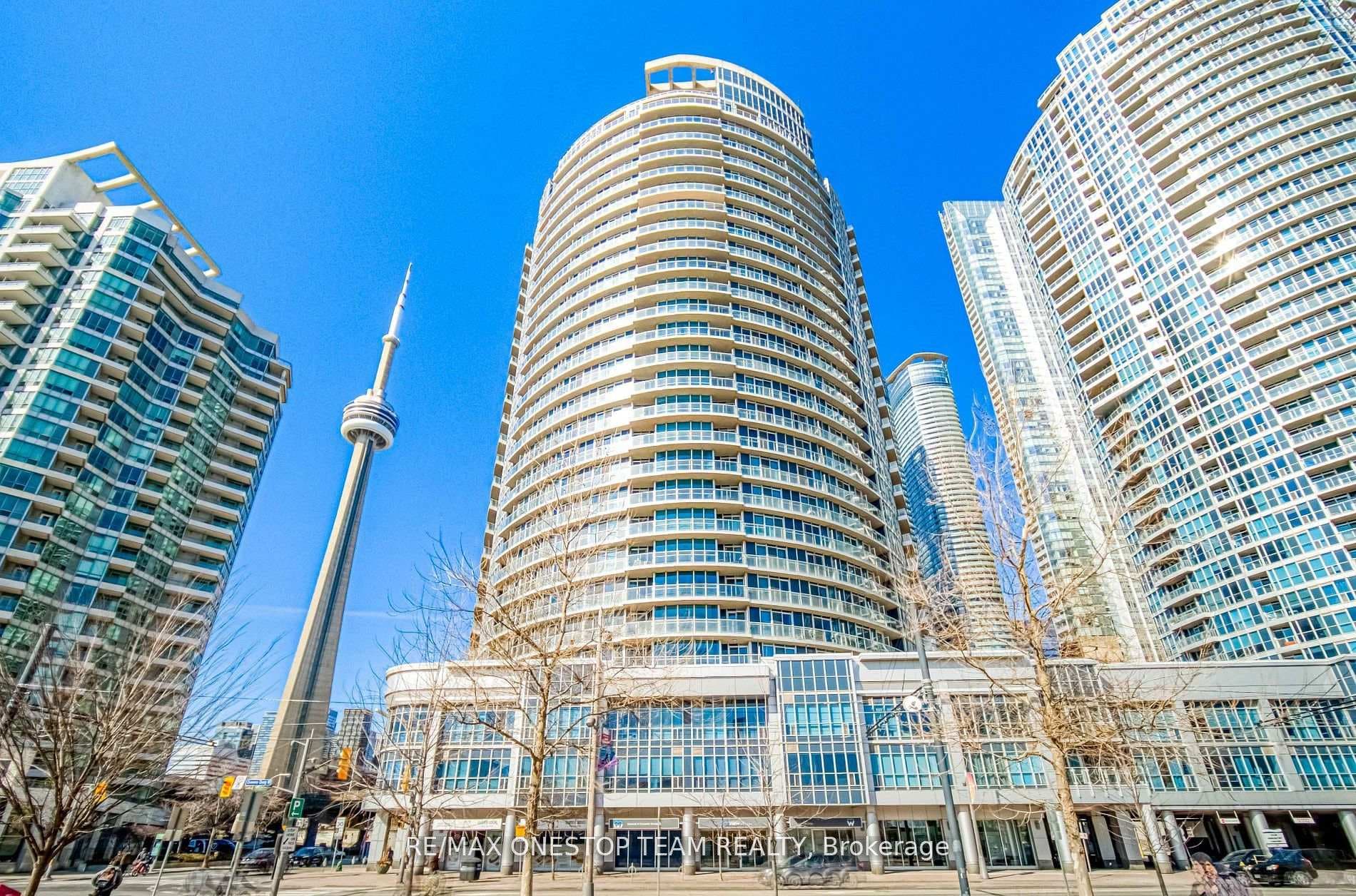 218 Queens Quay Unit 1002 photo 1