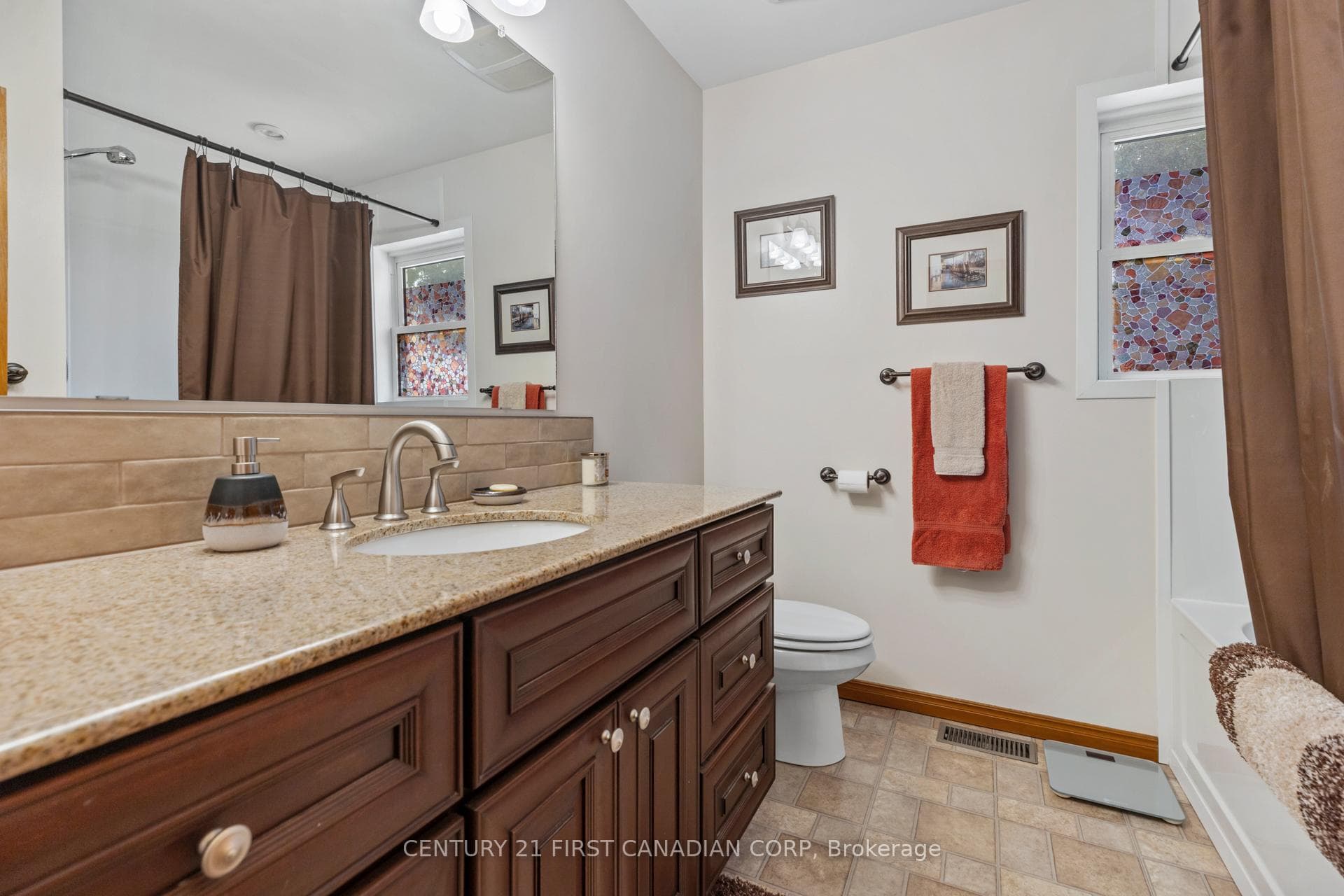 128 Dashwood Main Street photo 15