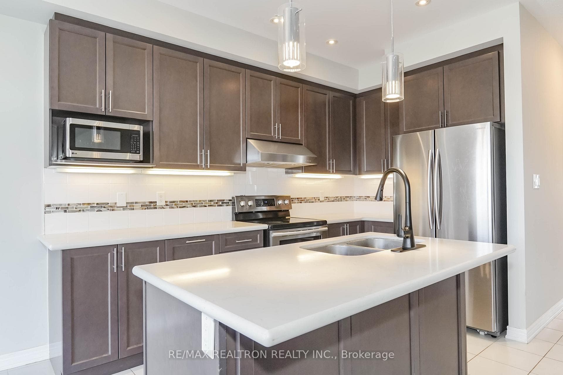 77 Betony Drive photo 17