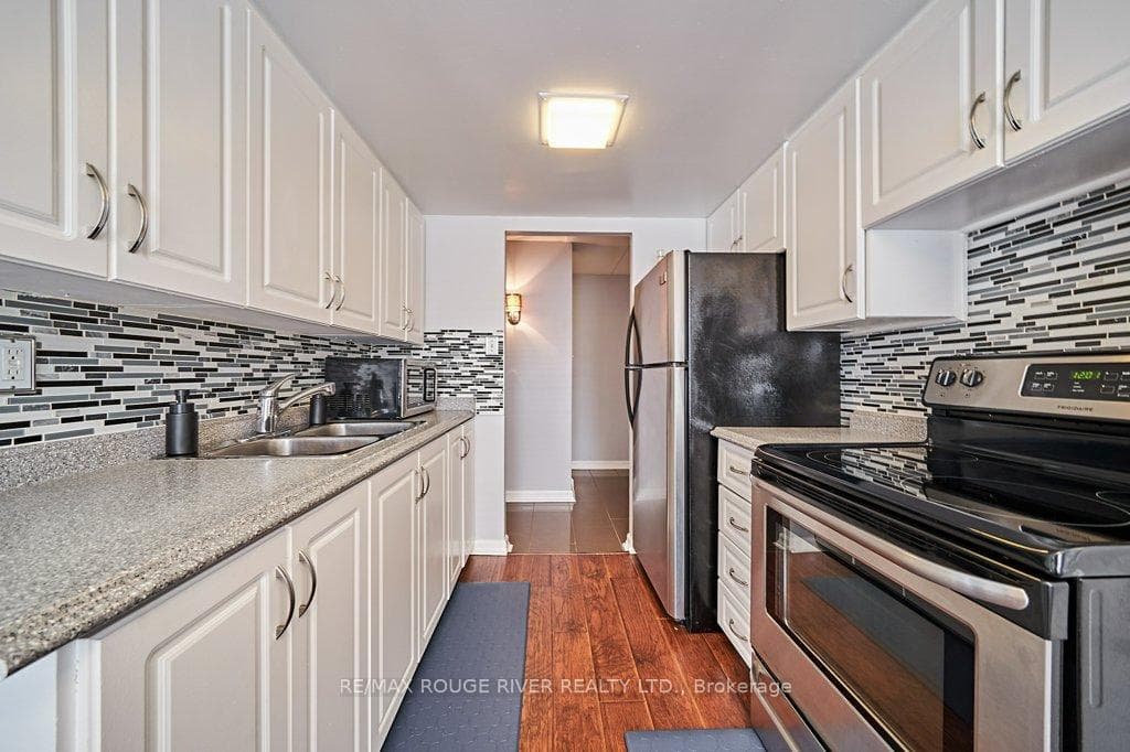 43 Taunton Road Unit 16 photo 10
