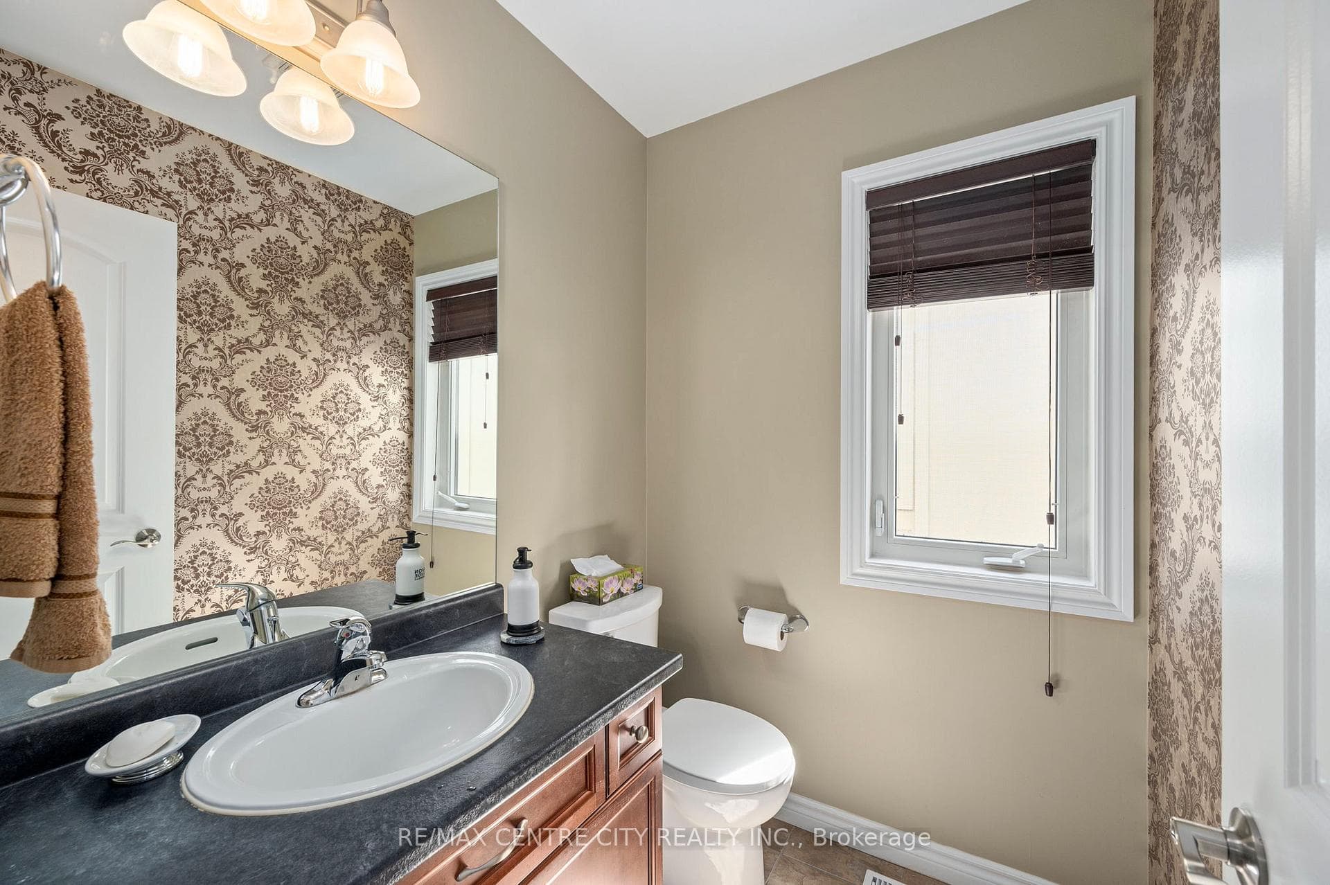 2107 Beaverbrook Avenue photo 13