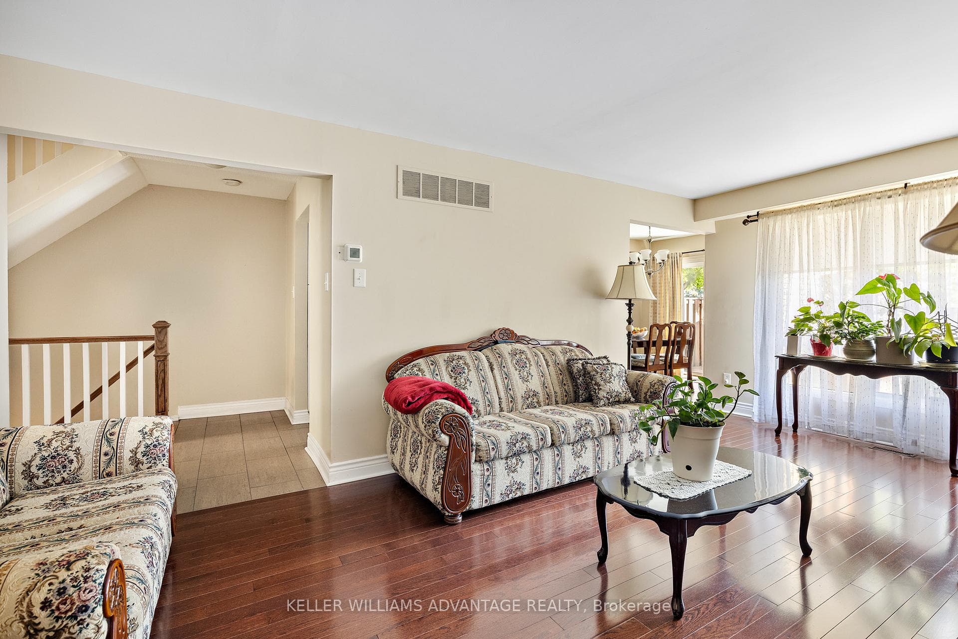 1051 Sandhurst Circle Unit 17 photo 7