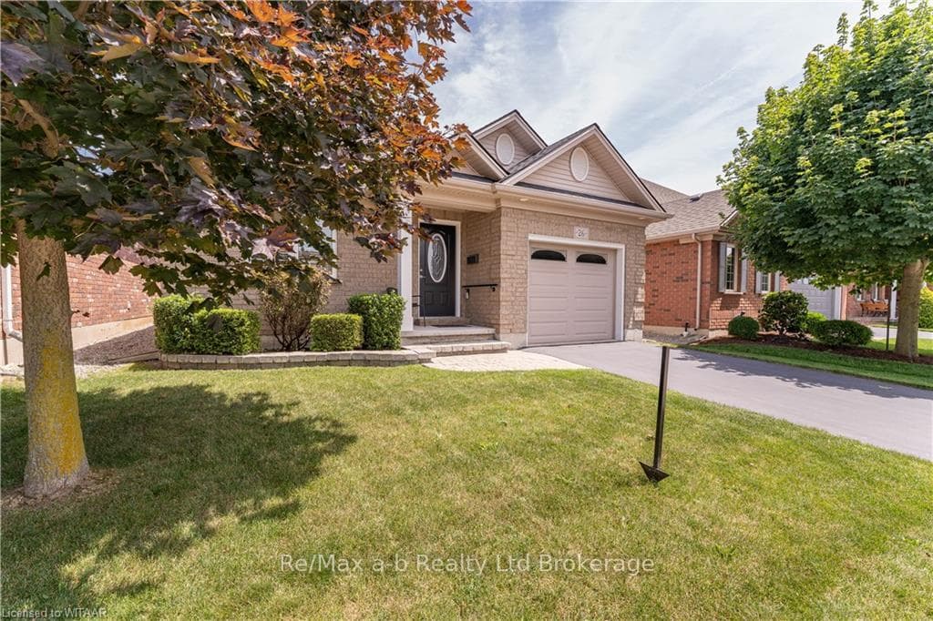 26 JONES Crescent photo 3