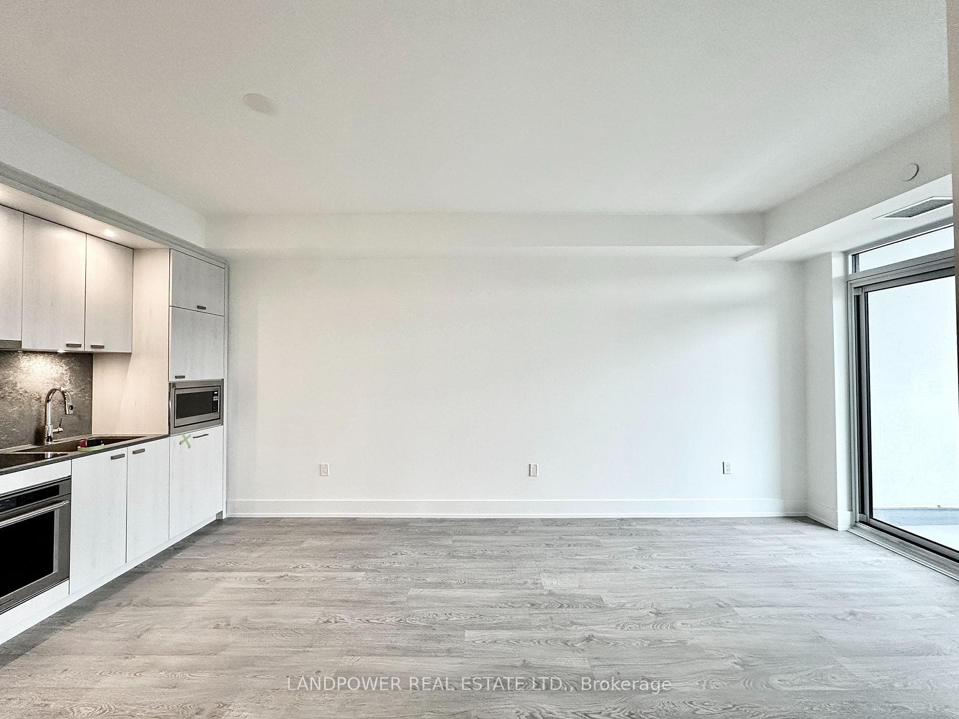 858 Dupont Street Unit 612 photo 6