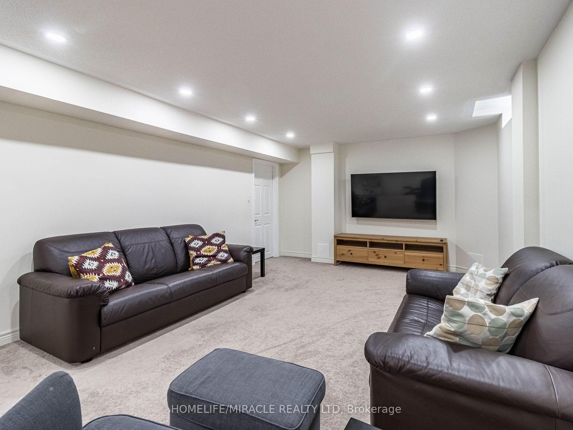 476 Forsyth Farm Drive photo 35