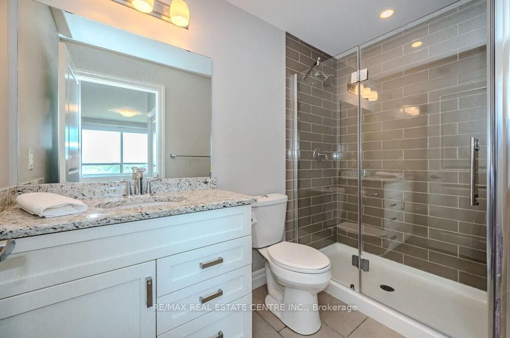 160 Macdonell Street Unit 1506 photo 13