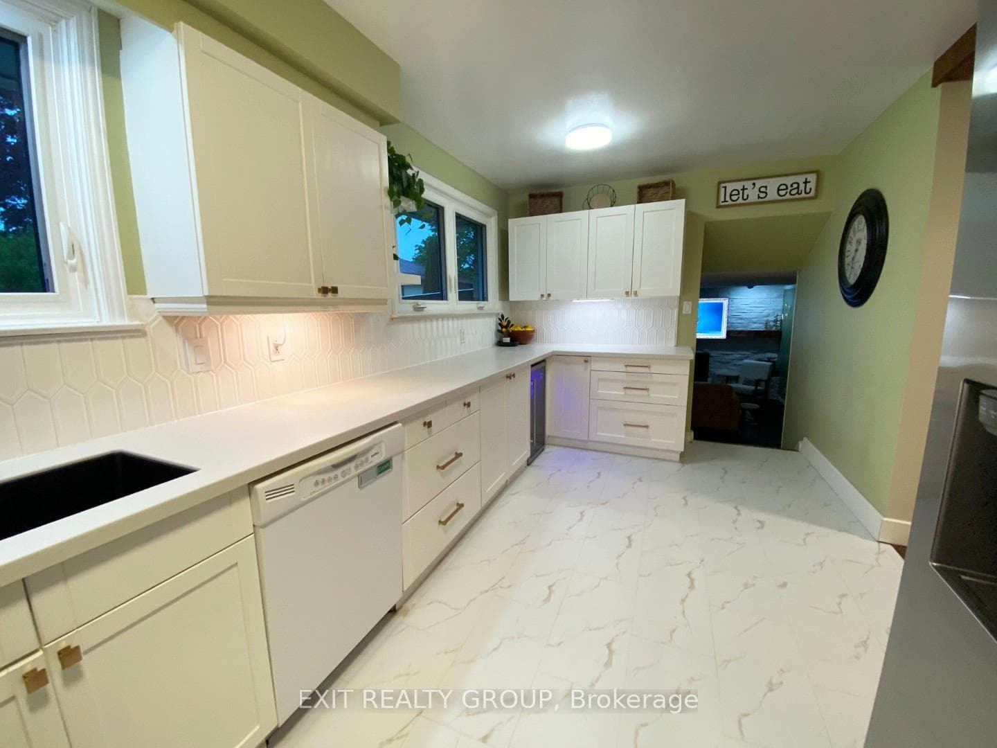 22 Joyce Crescent photo 39