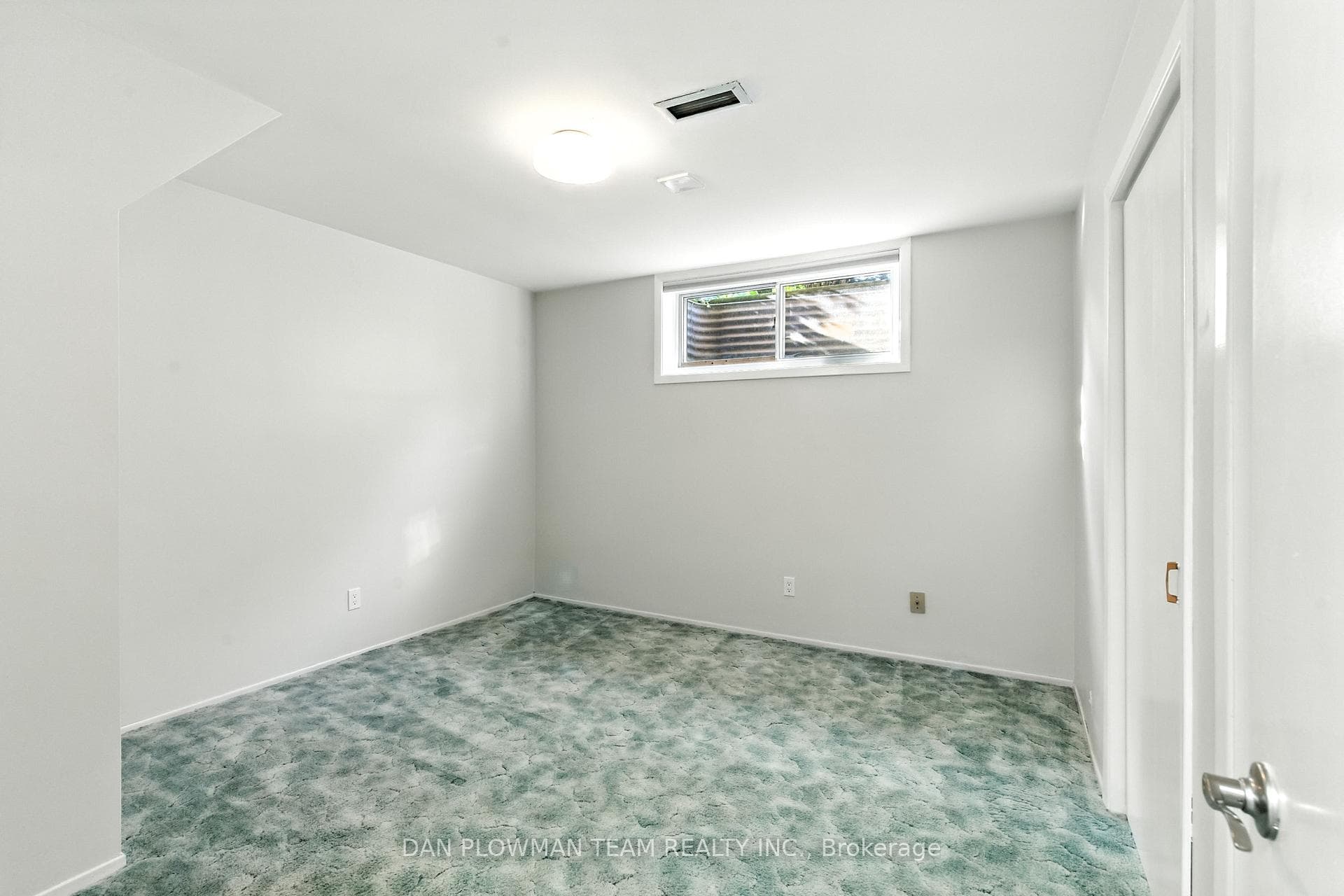 83 Sherwood Road photo 40