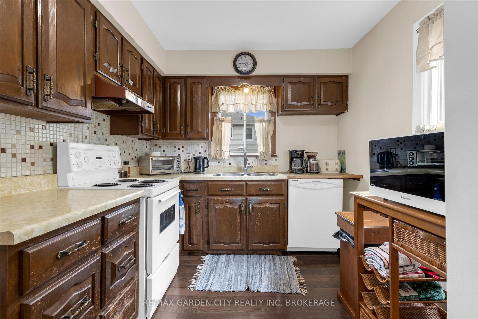 165 Pine Street photo 11