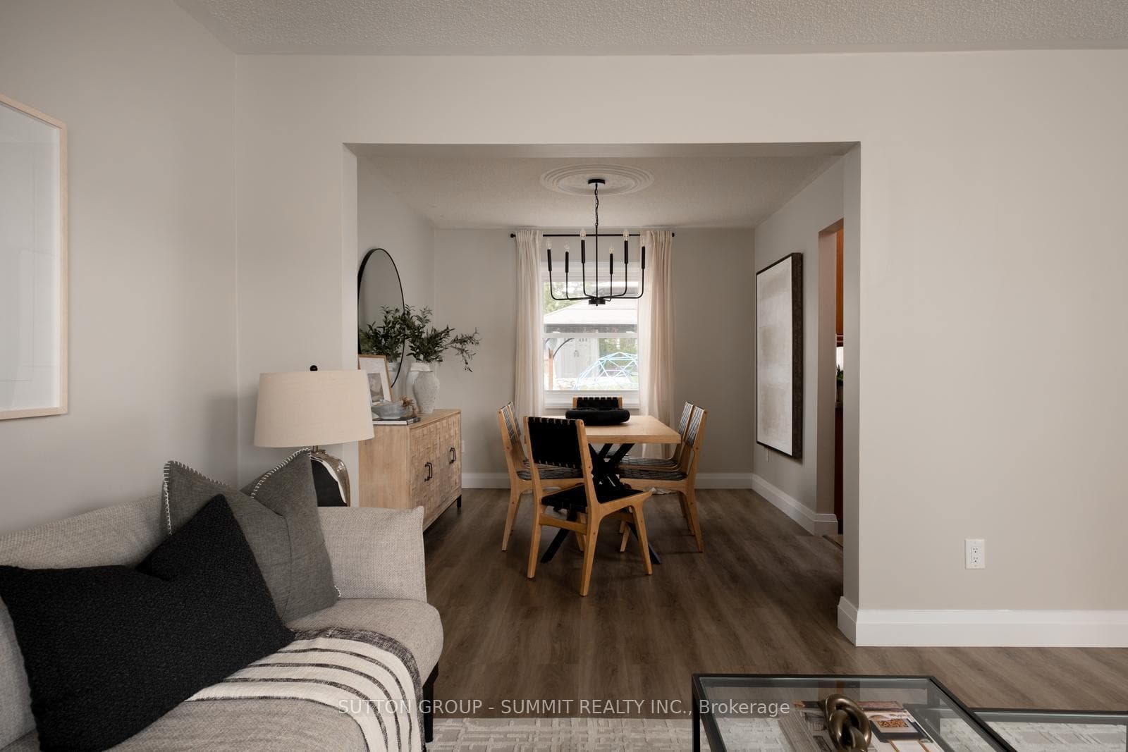 27 MILLBRIDGE Crescent photo 8