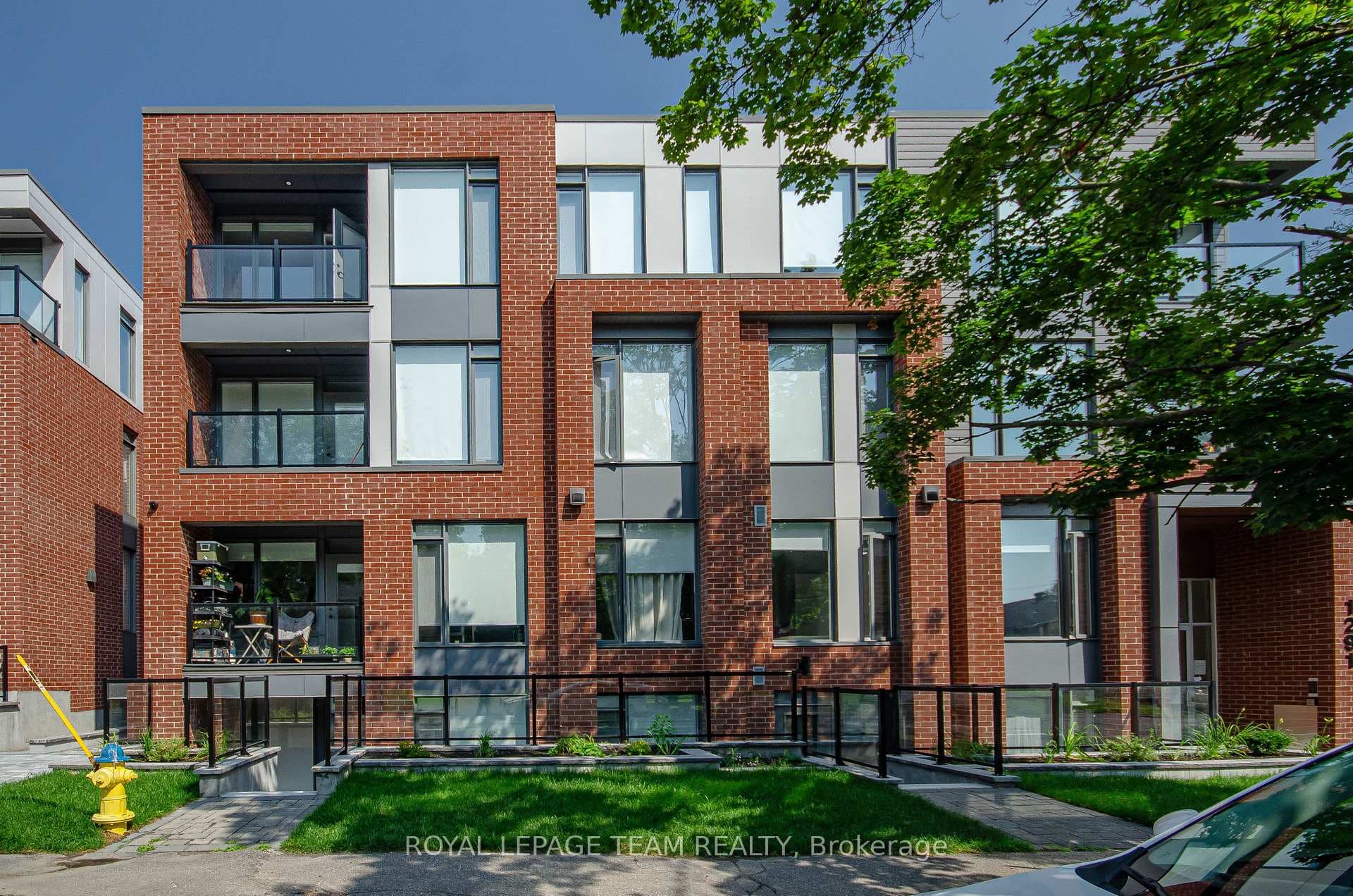 1291 Summerville Avenue Unit 204 photo 1