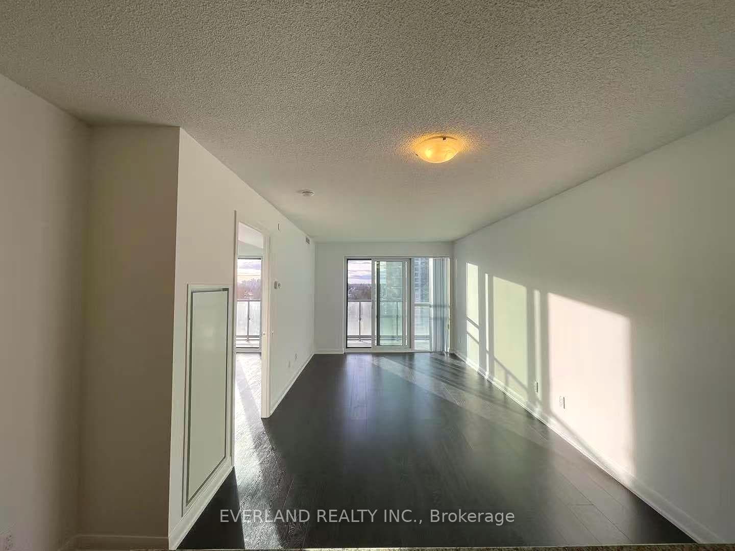 5162 Yonge Street Unit 902 photo 3