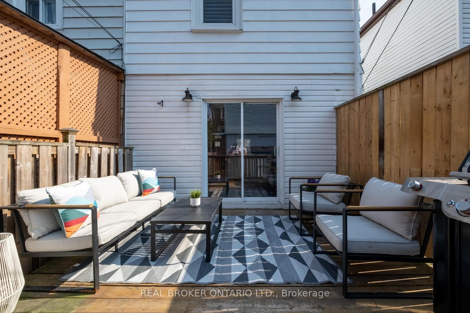 8 Stephenson Avenue photo 18
