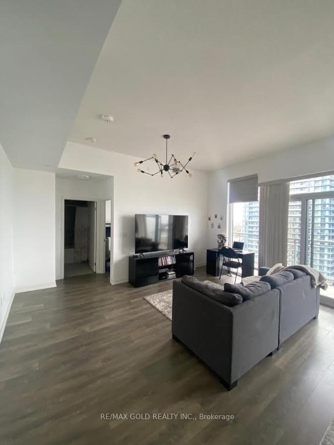 2520 Eglinton Avenue Unit 1404 photo 4