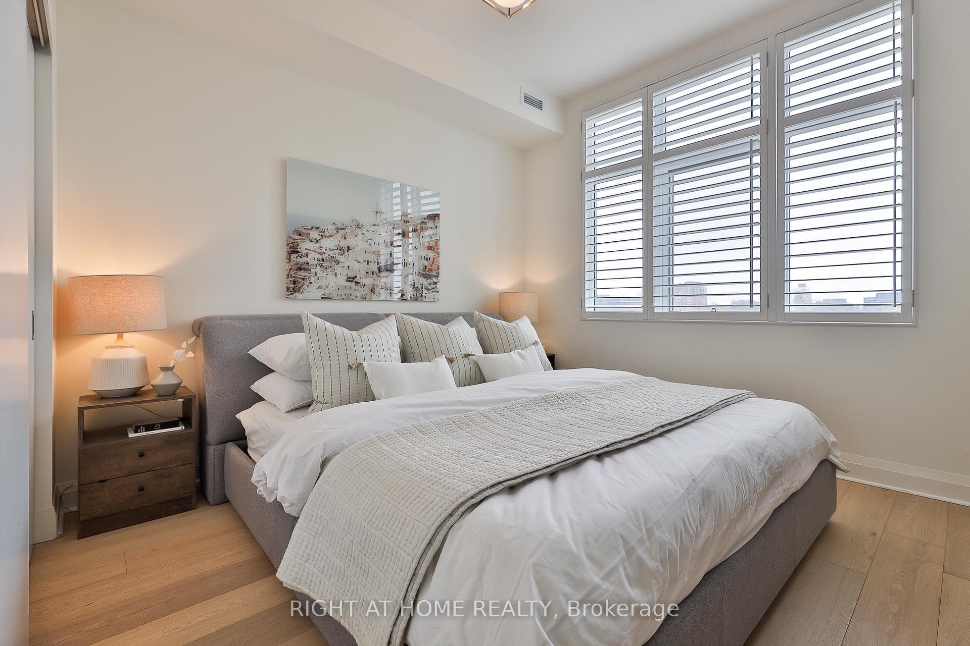 243 Perth Avenue Unit 310 photo 17