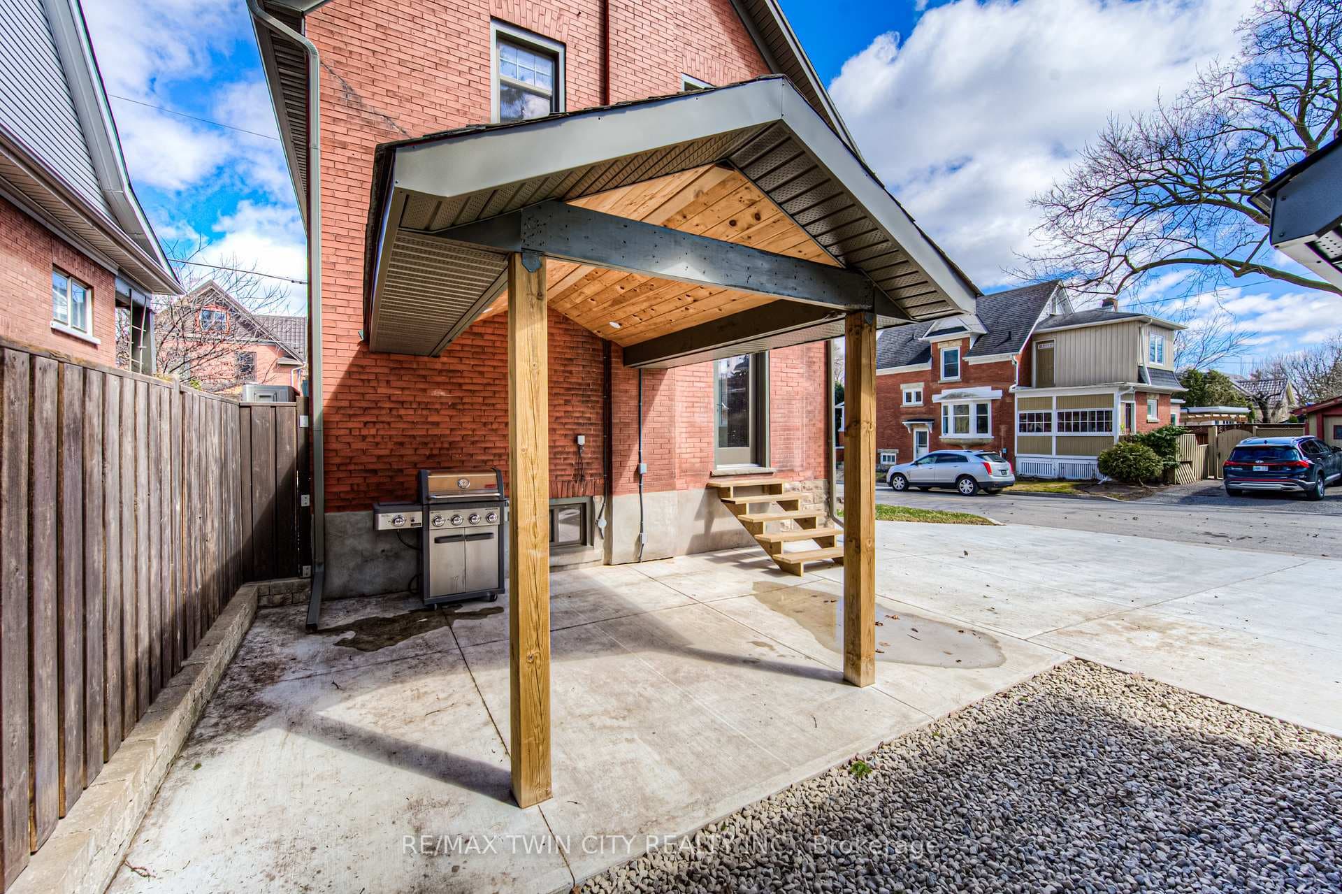 31 Dekay Street photo 44