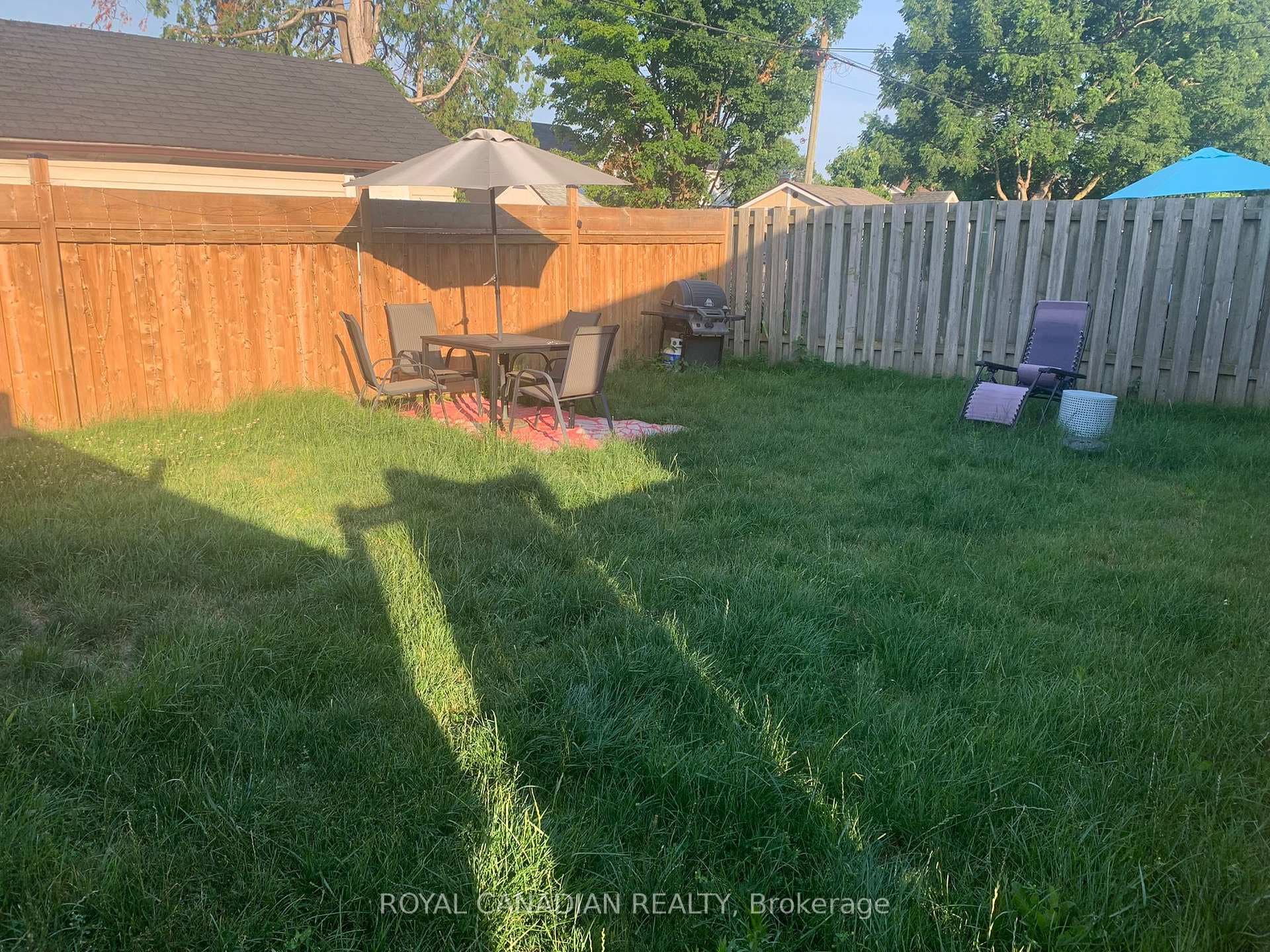 121 Patricia Avenue photo 10