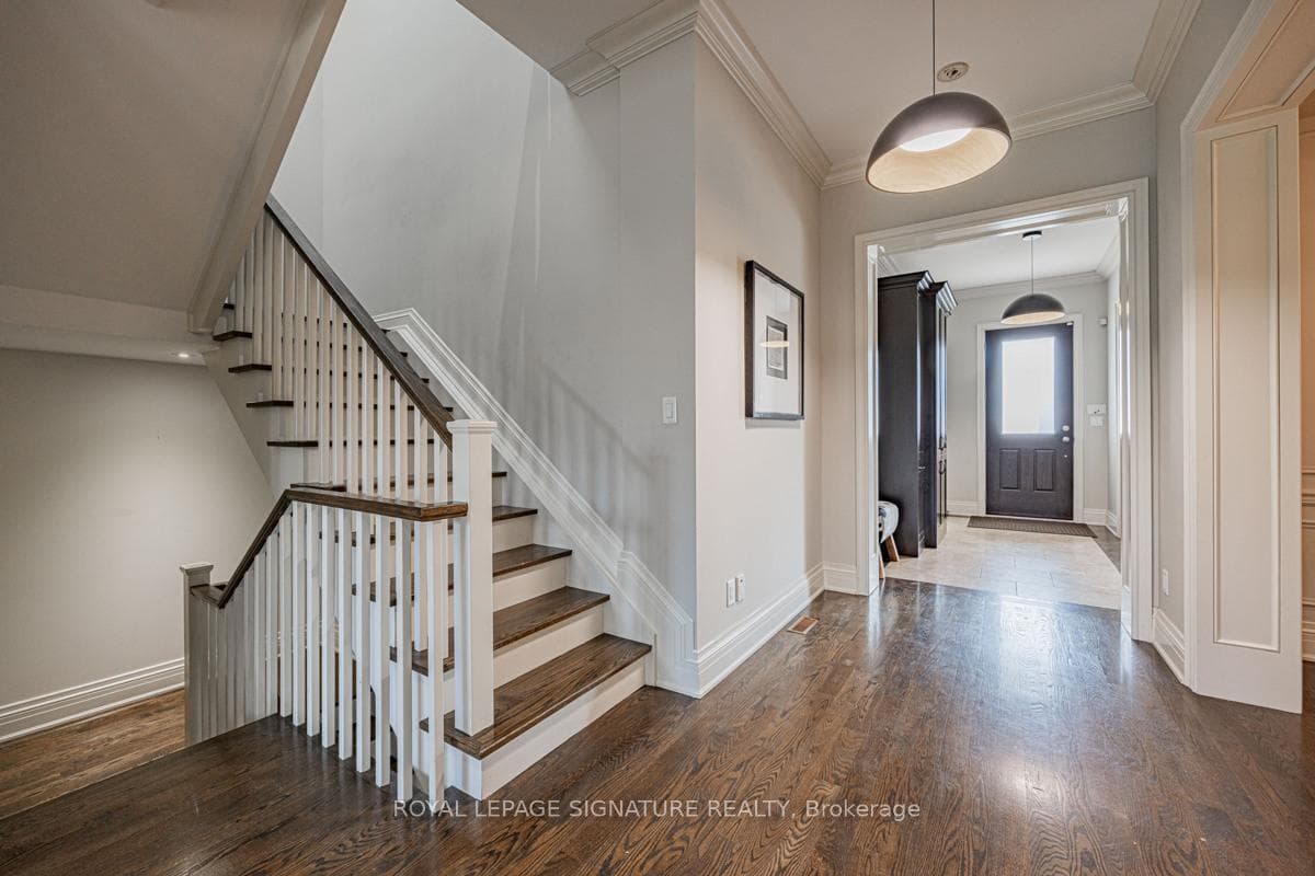 Stairs main Floor