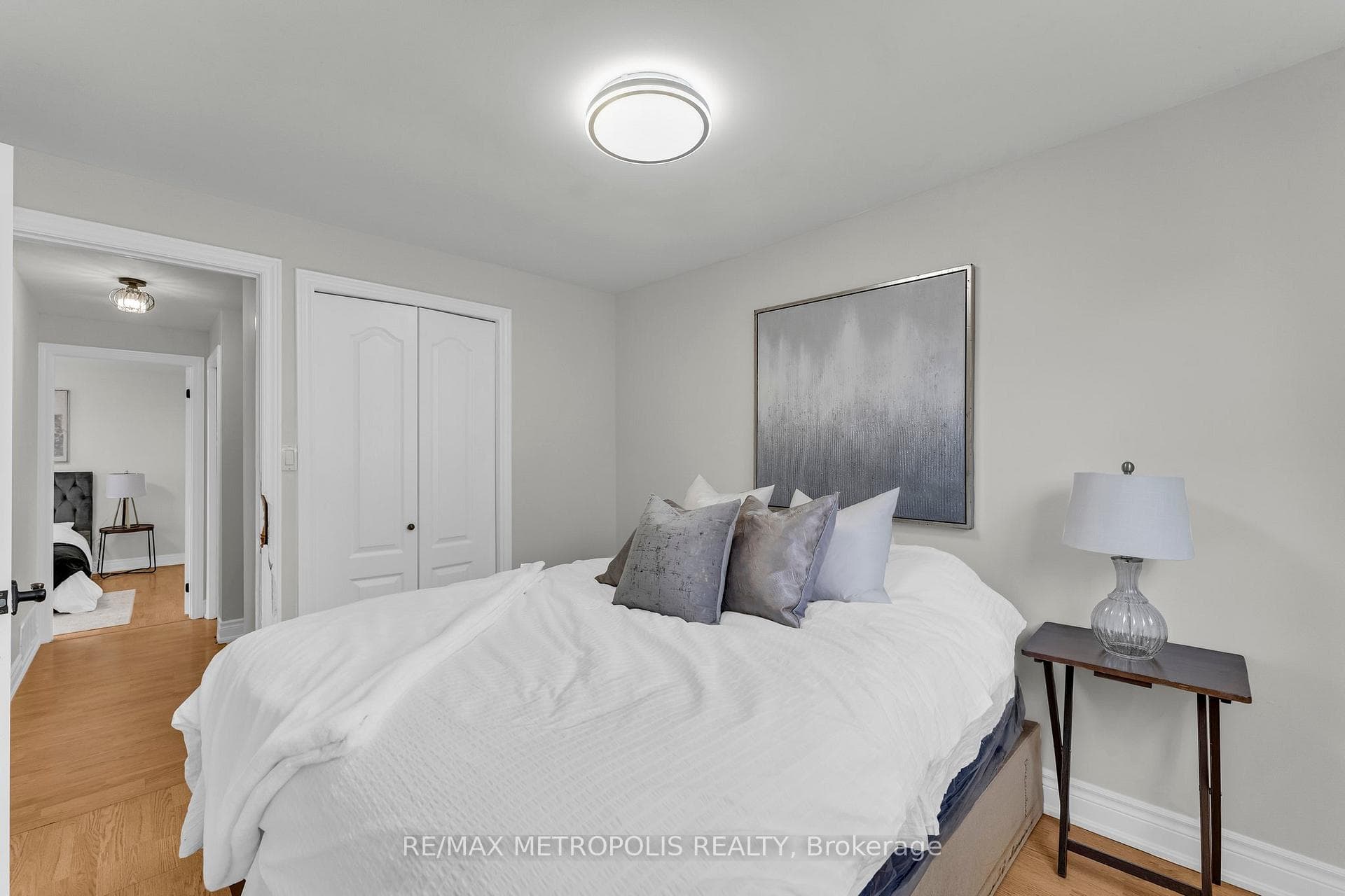 6 Danton Court photo 17