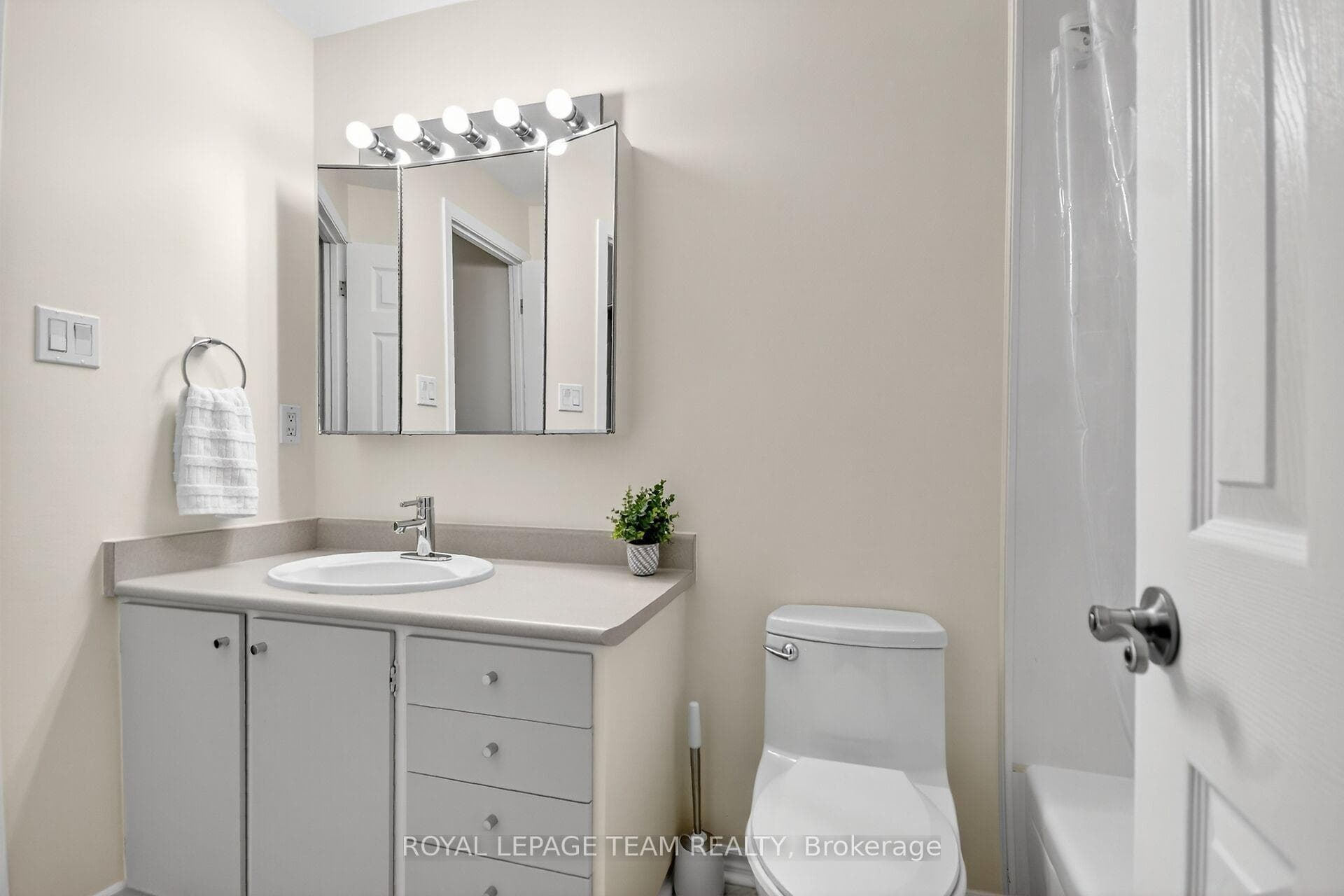 17 Providence Place photo 23