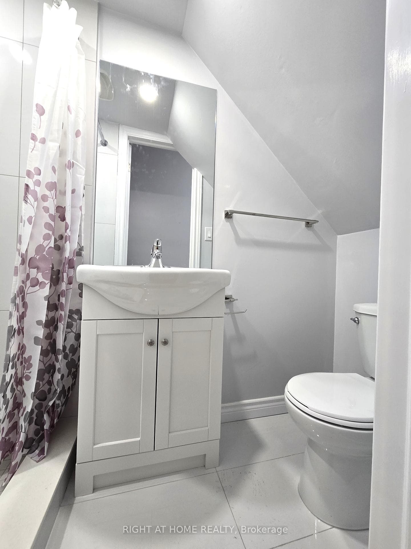 984 Ossington Avenue Unit Lower photo 6