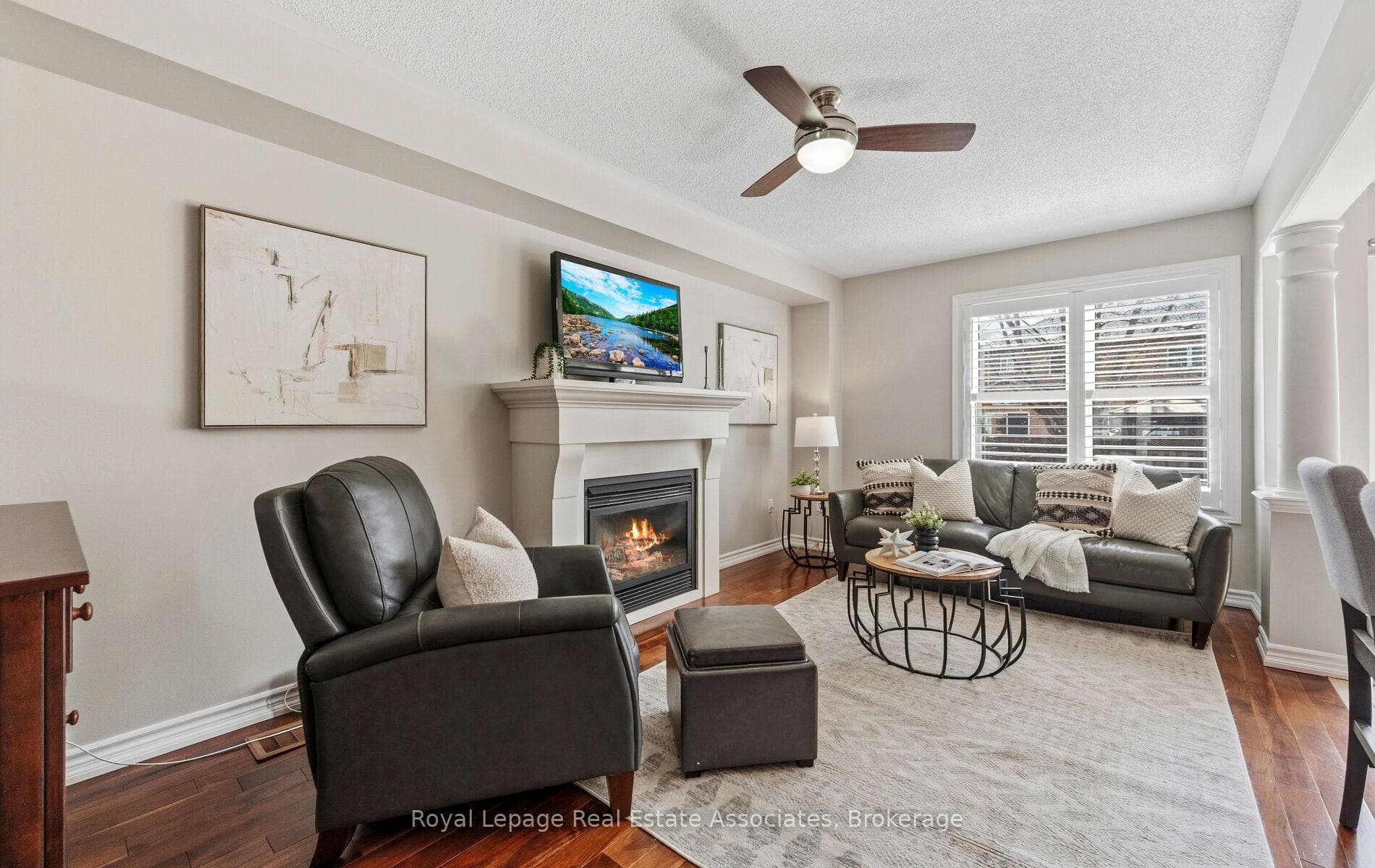 26 Snowberry Crescent photo 4