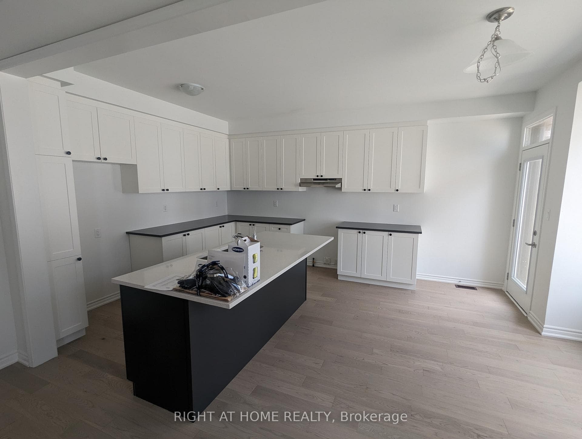 1410 Swallowtail Lane photo 14