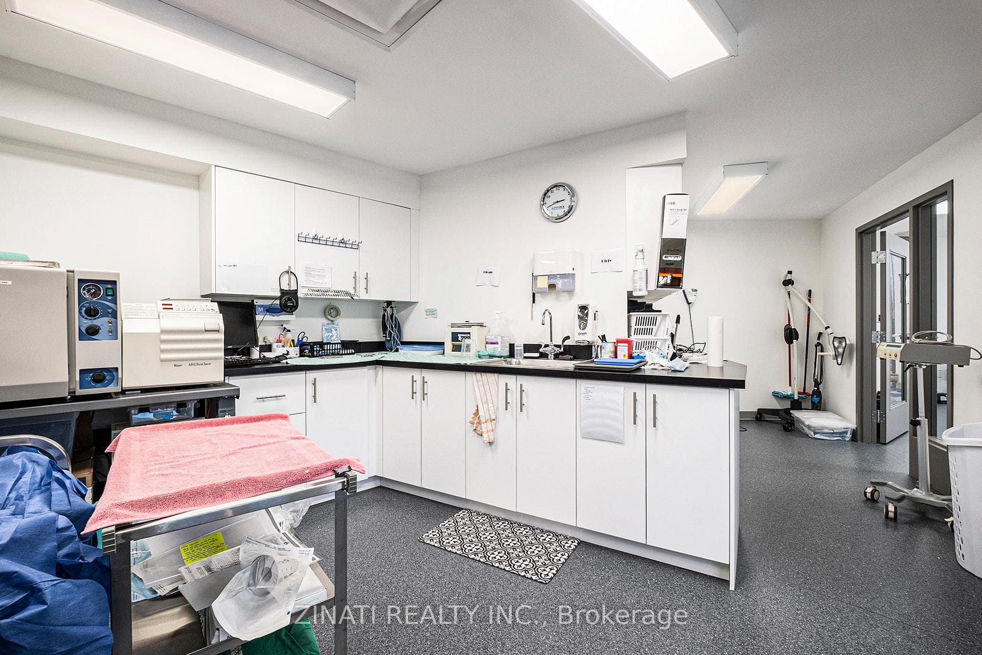 2300 CARLING Avenue Unit 205 photo 8