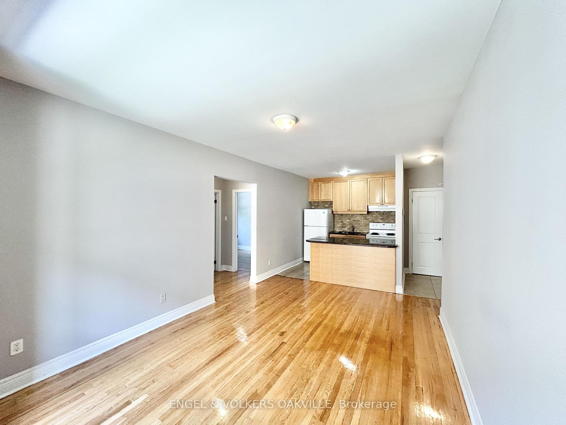 90 Twenty Fifth Street Unit 2 photo 4