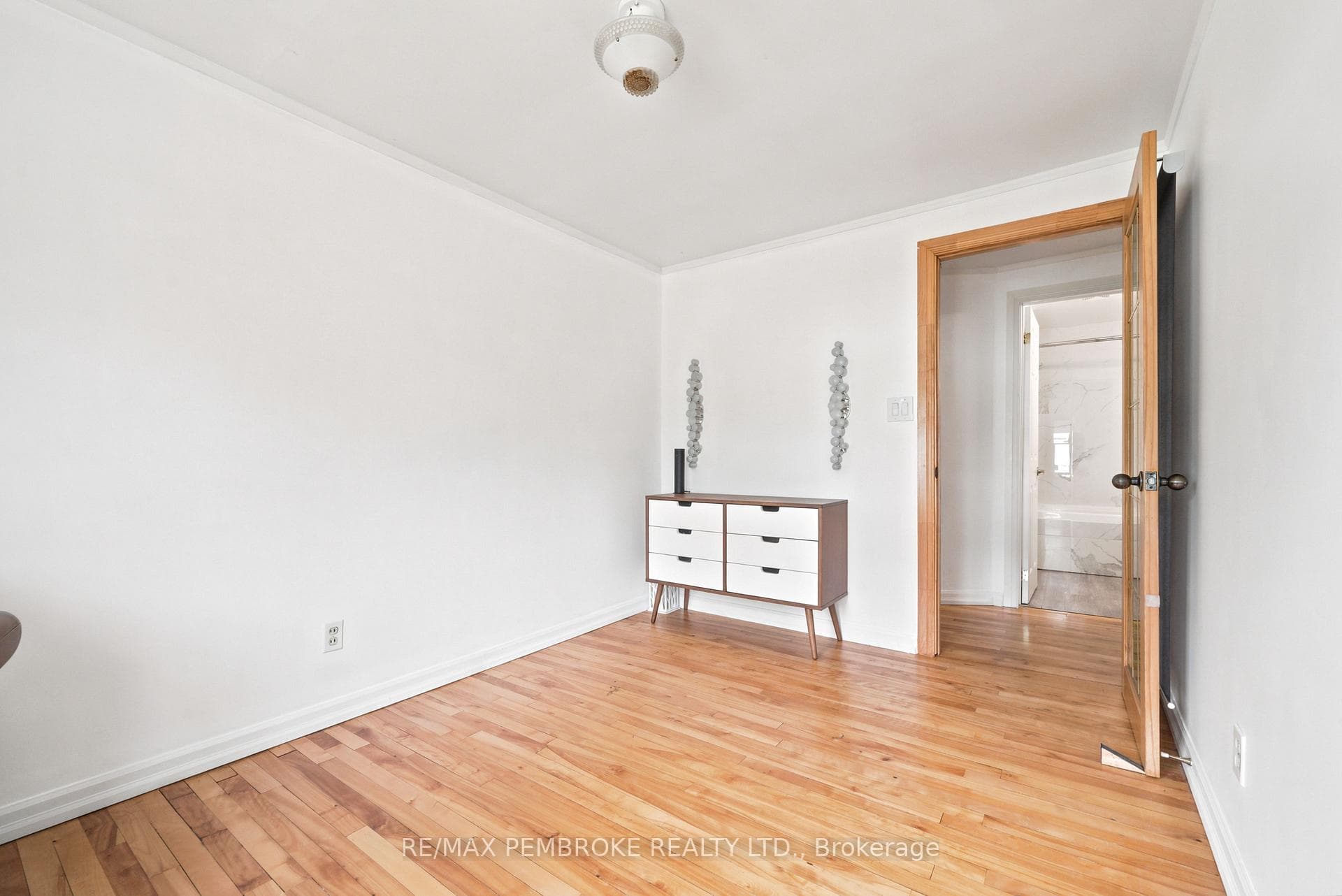 117 Algonquin Street photo 19