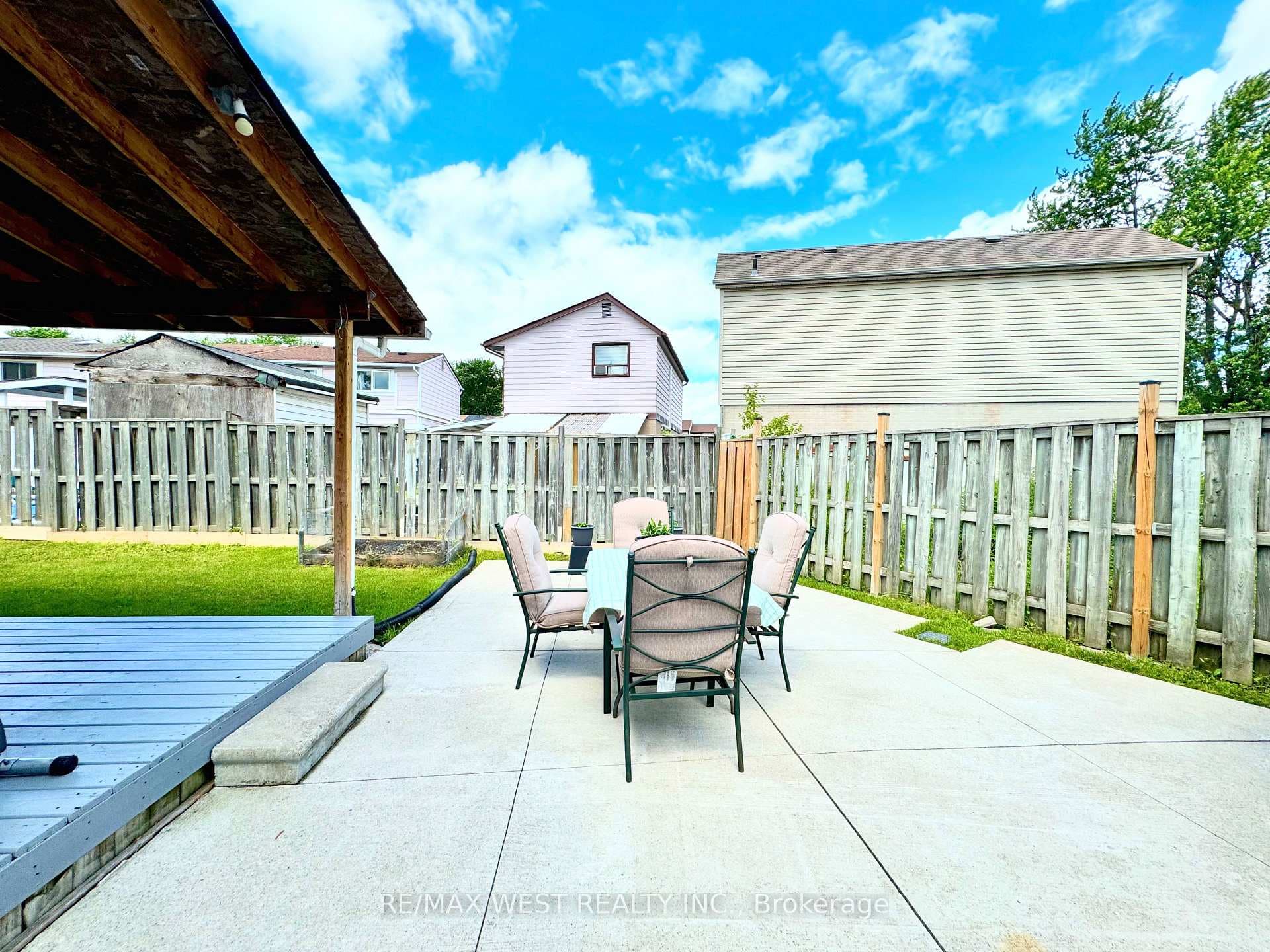10 Hardcastle Court photo 32