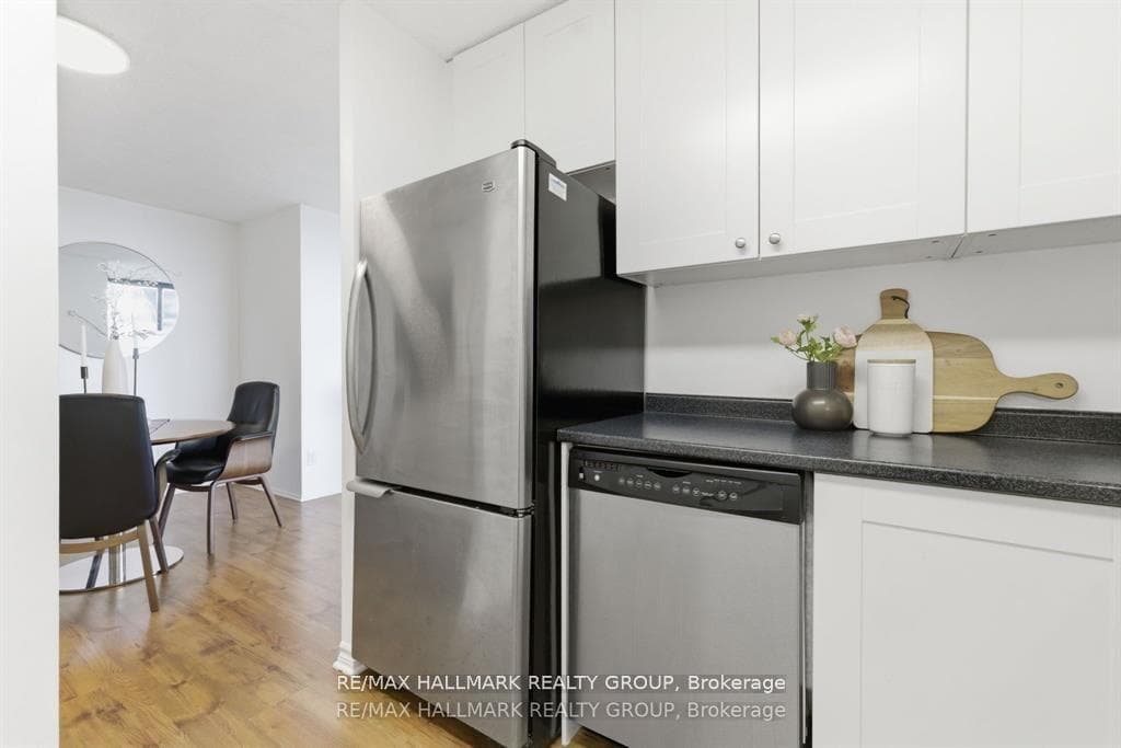 71 Somerset Street Unit 2003 photo 22