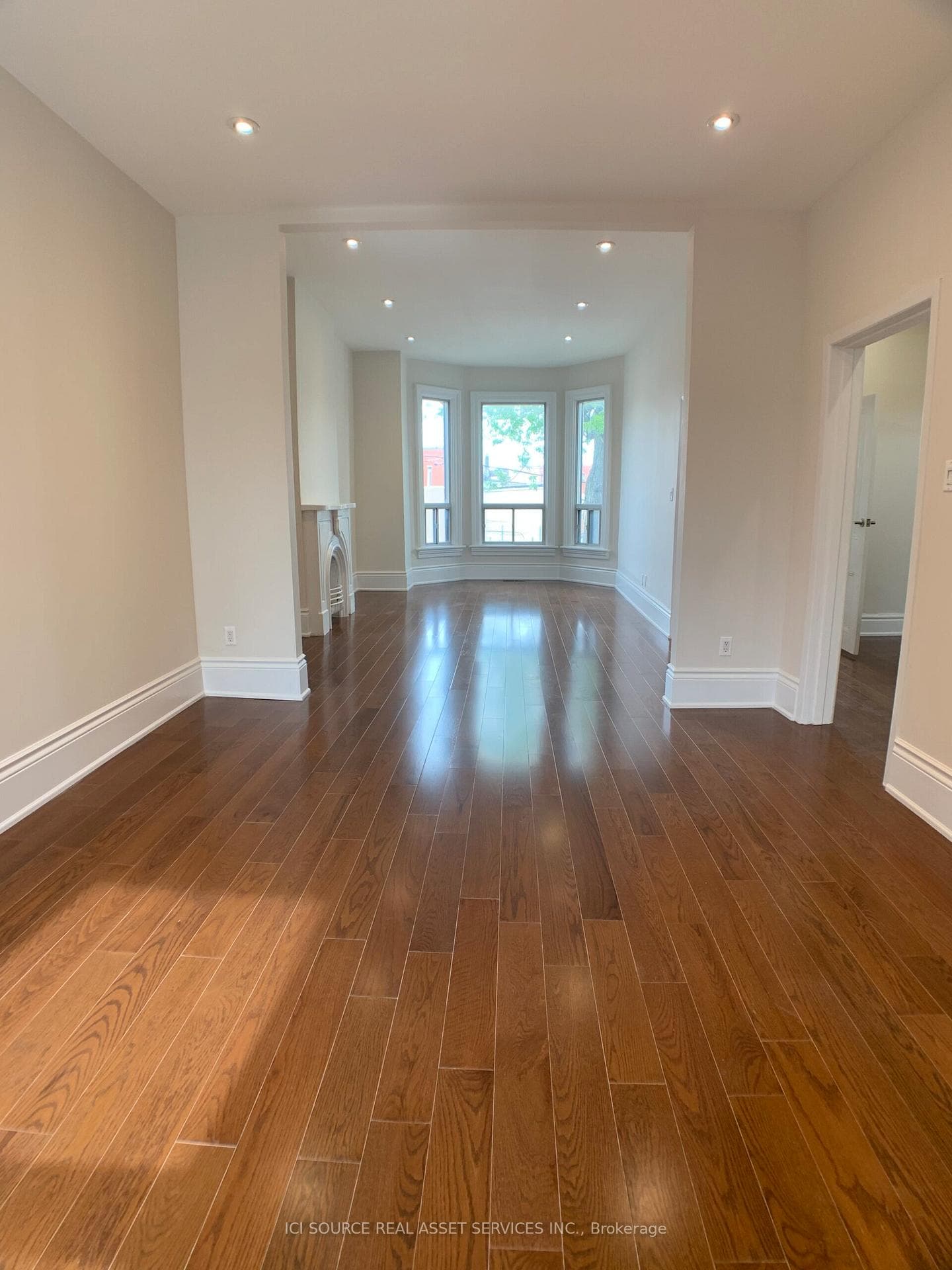 52 Grove Avenue Unit Upper photo 14