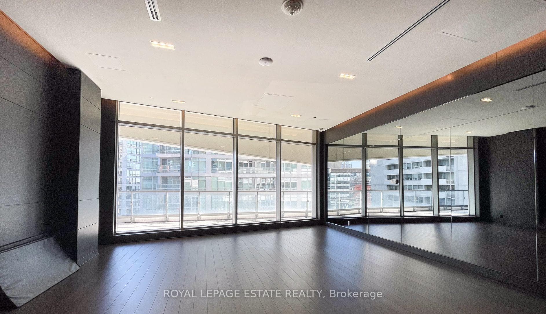 2221 Yonge Street Unit 1708 photo 22