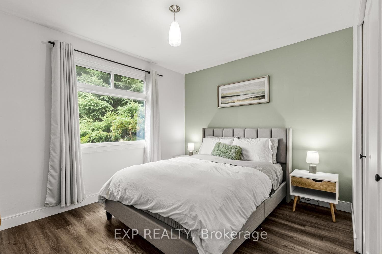 577 Dewan Street photo 22