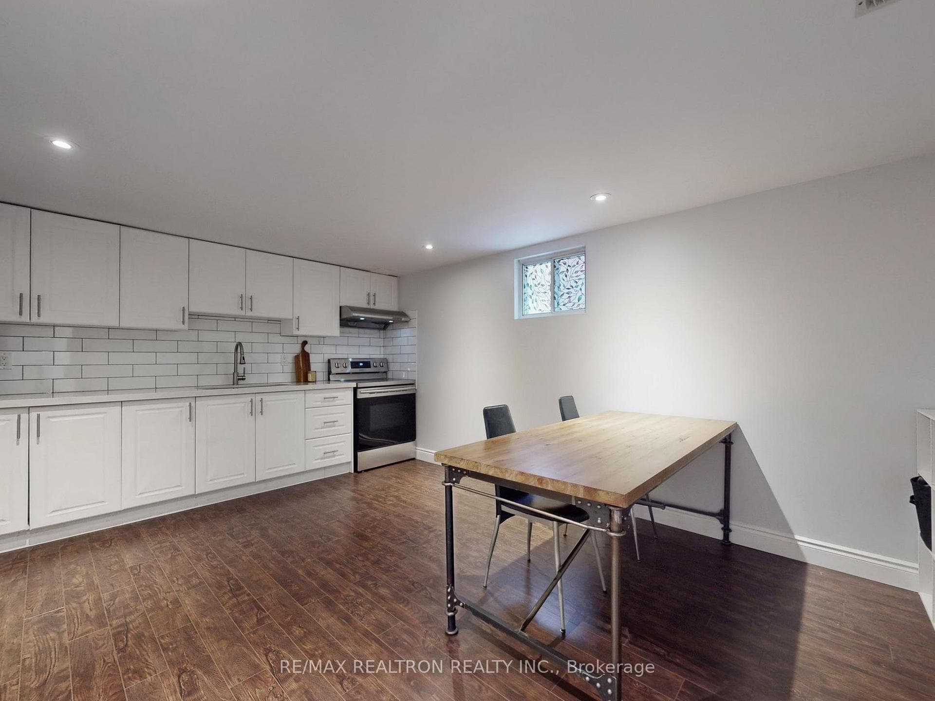40 Eastlea Crescent photo 25